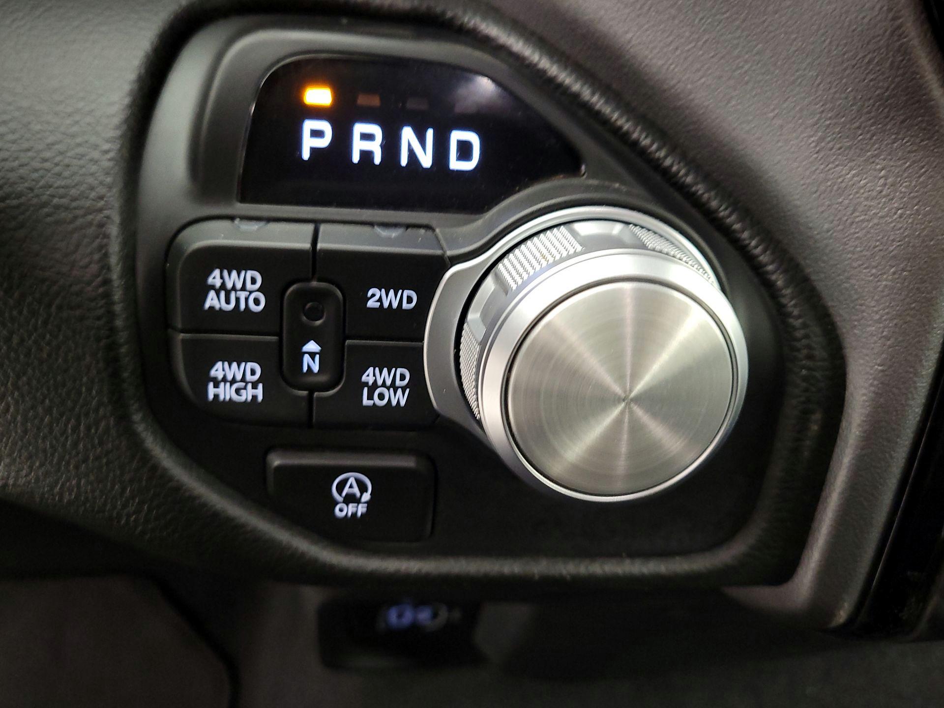 Thumbnail: 2025 RAM 1500 - 18