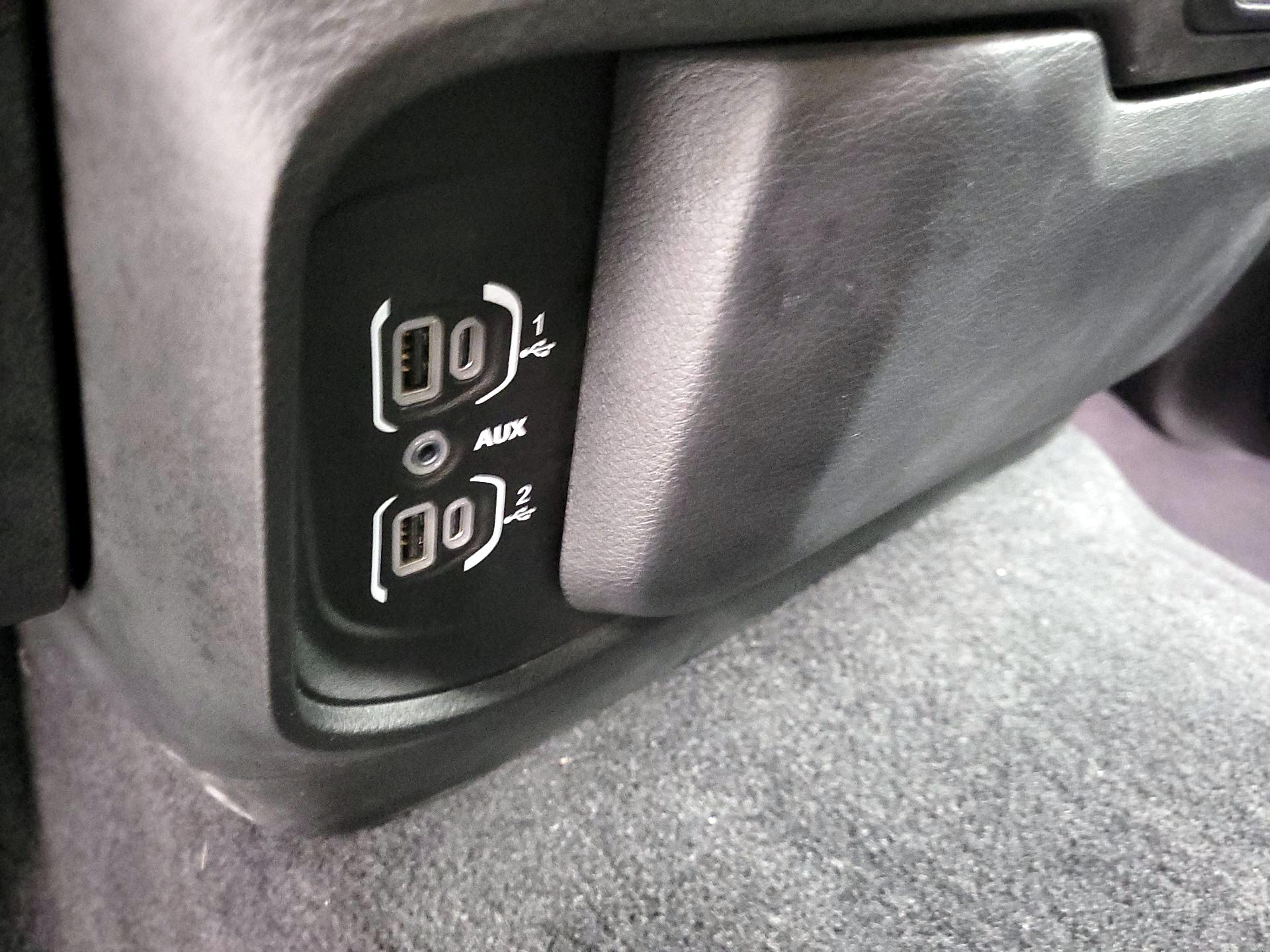 Thumbnail: 2025 RAM 1500 - 19