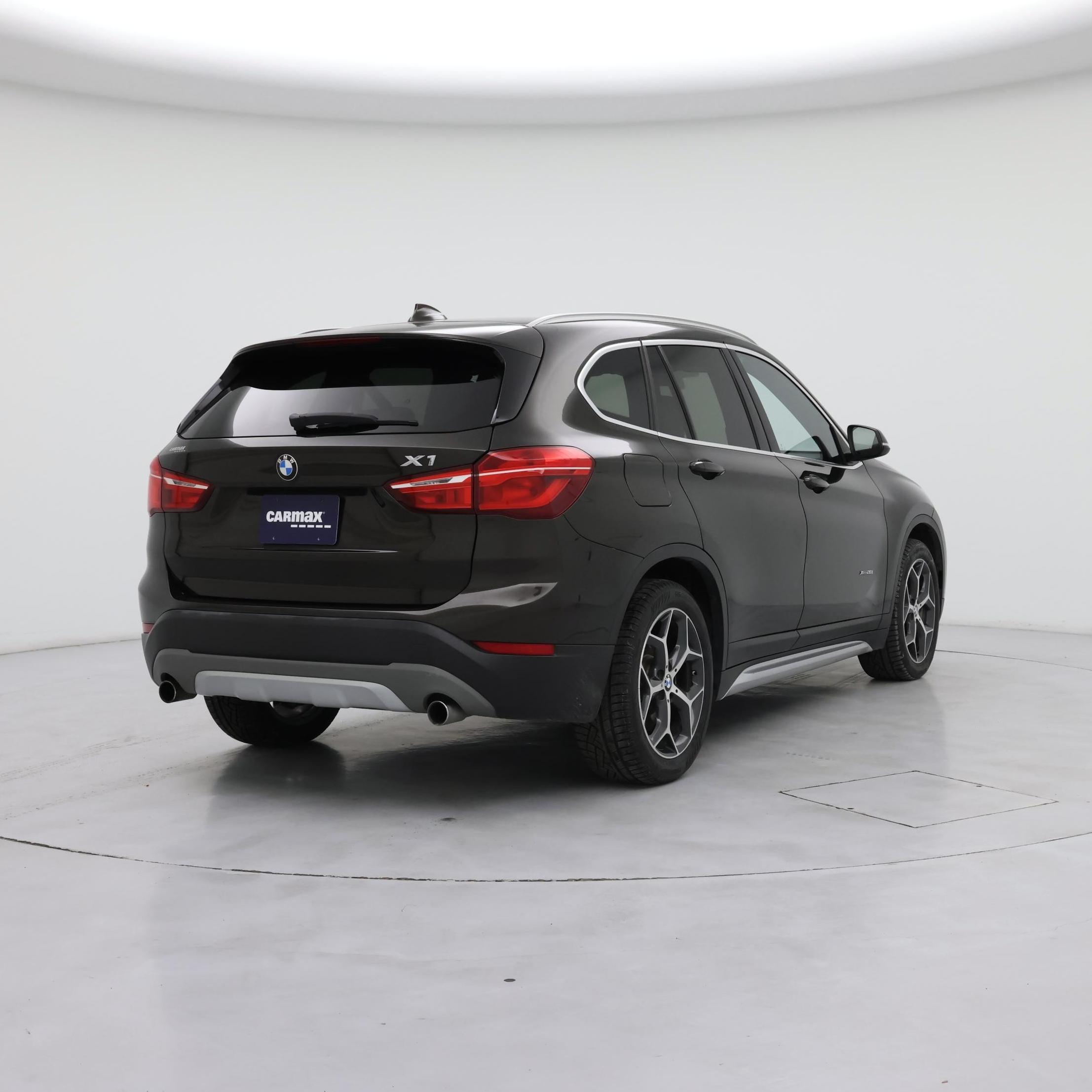 Thumbnail: 2017 BMW X1 - 8