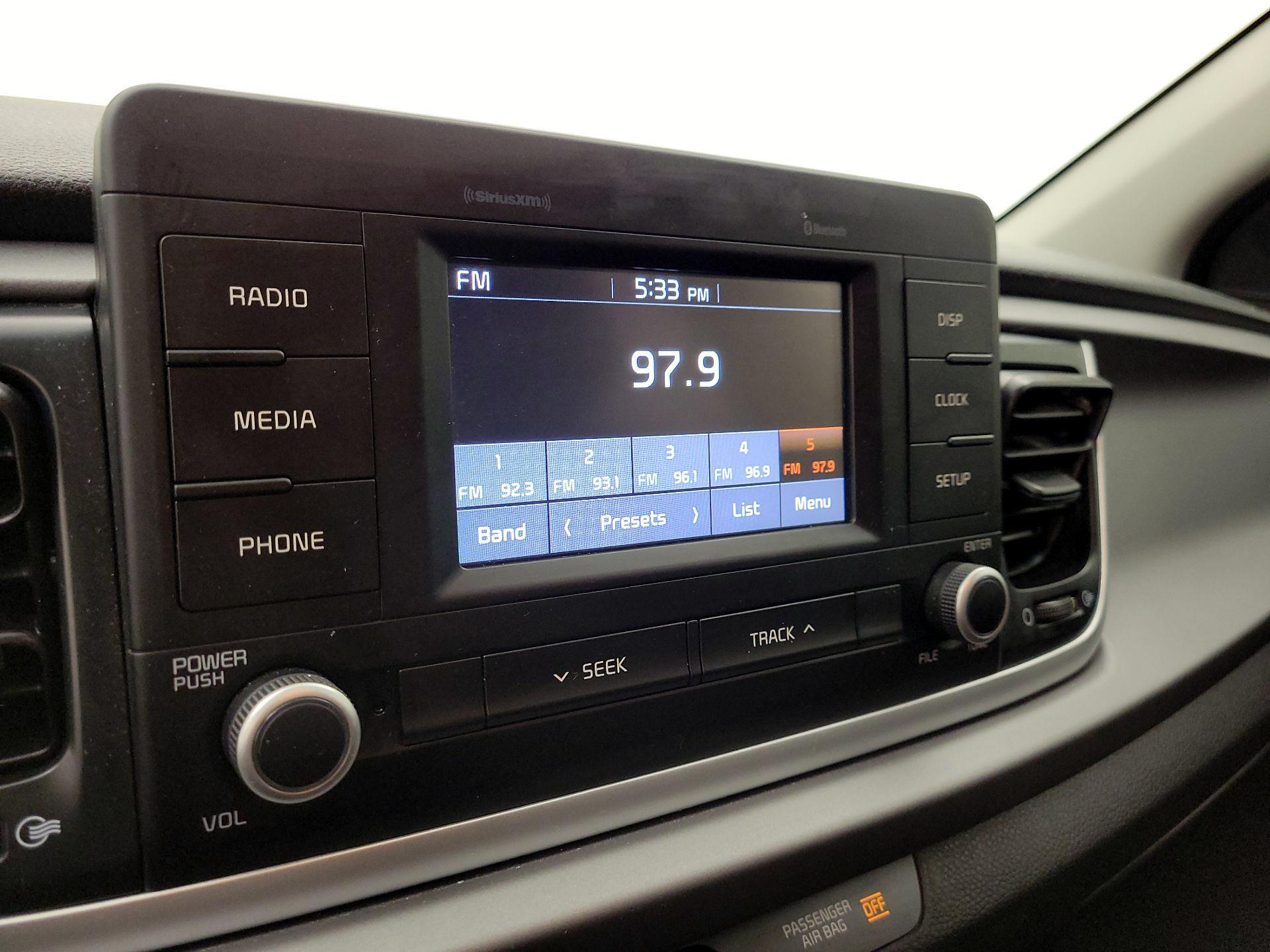 Thumbnail: 2018 Kia Rio - 15