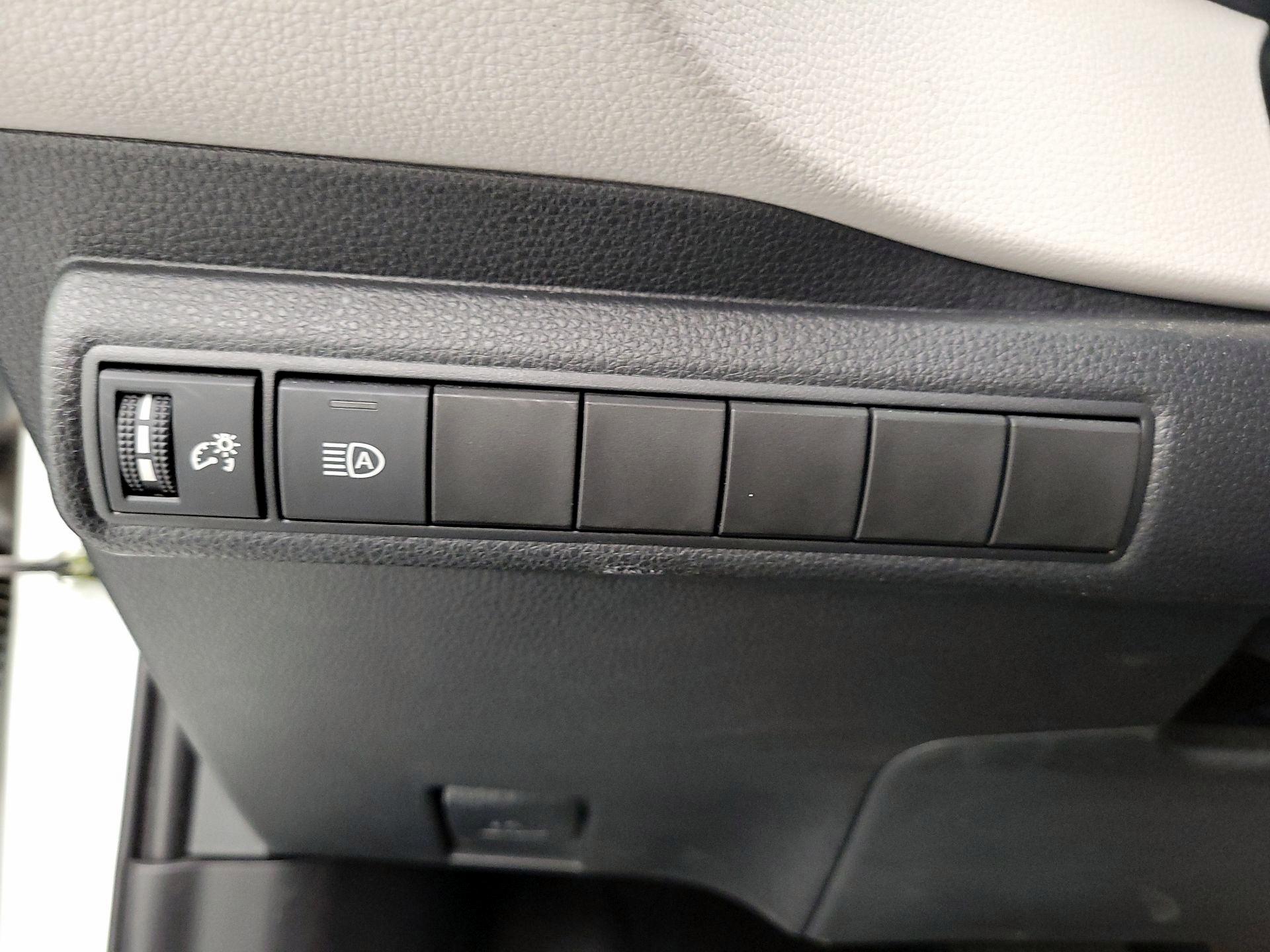 Thumbnail: 2020 Toyota Corolla - 13