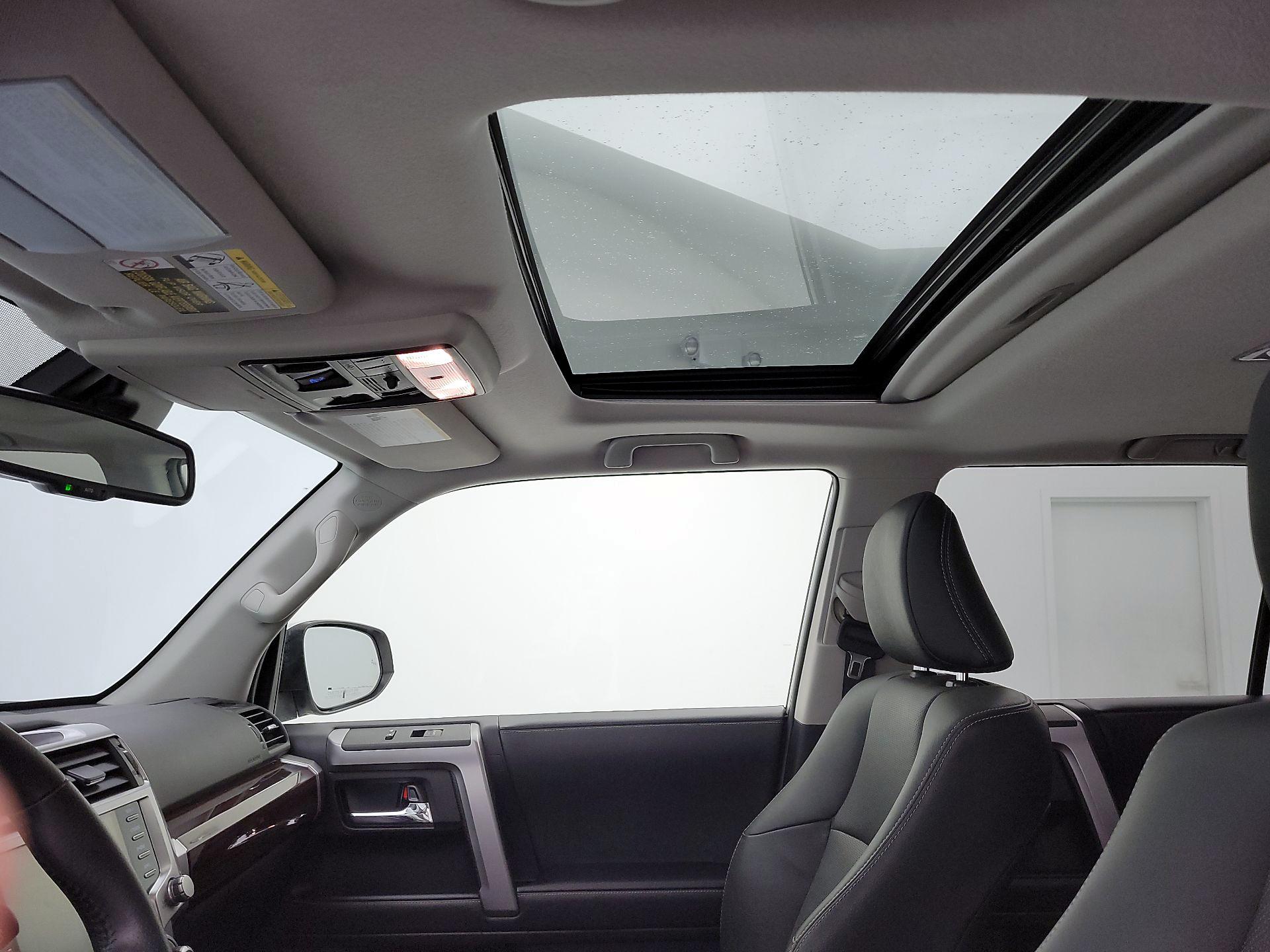 Thumbnail: 2022 Toyota 4Runner - 20