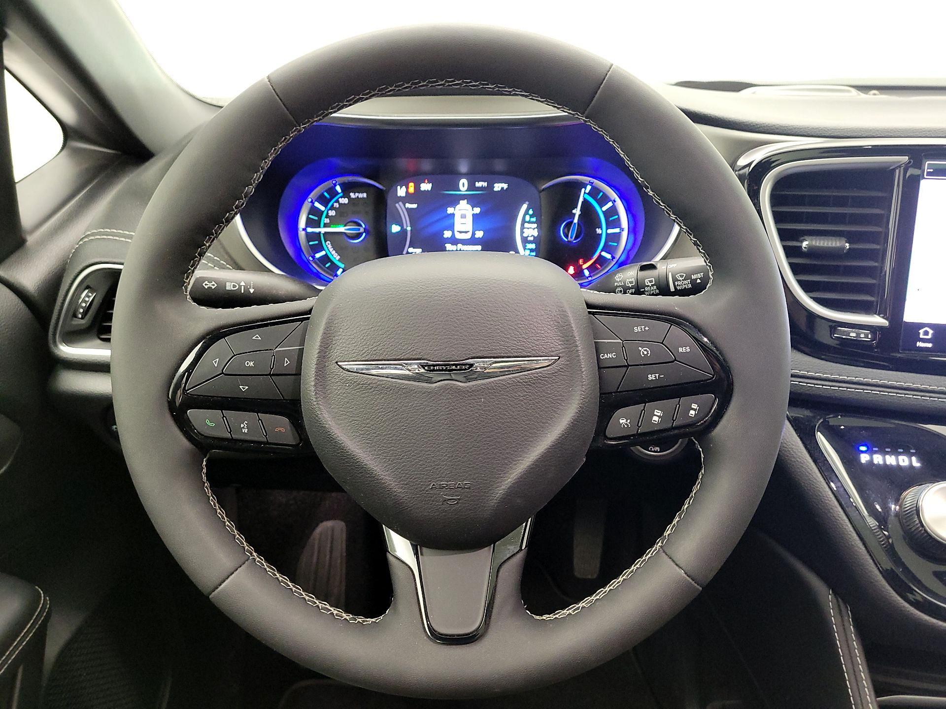 Thumbnail: 2023 Chrysler Pacifica - 10