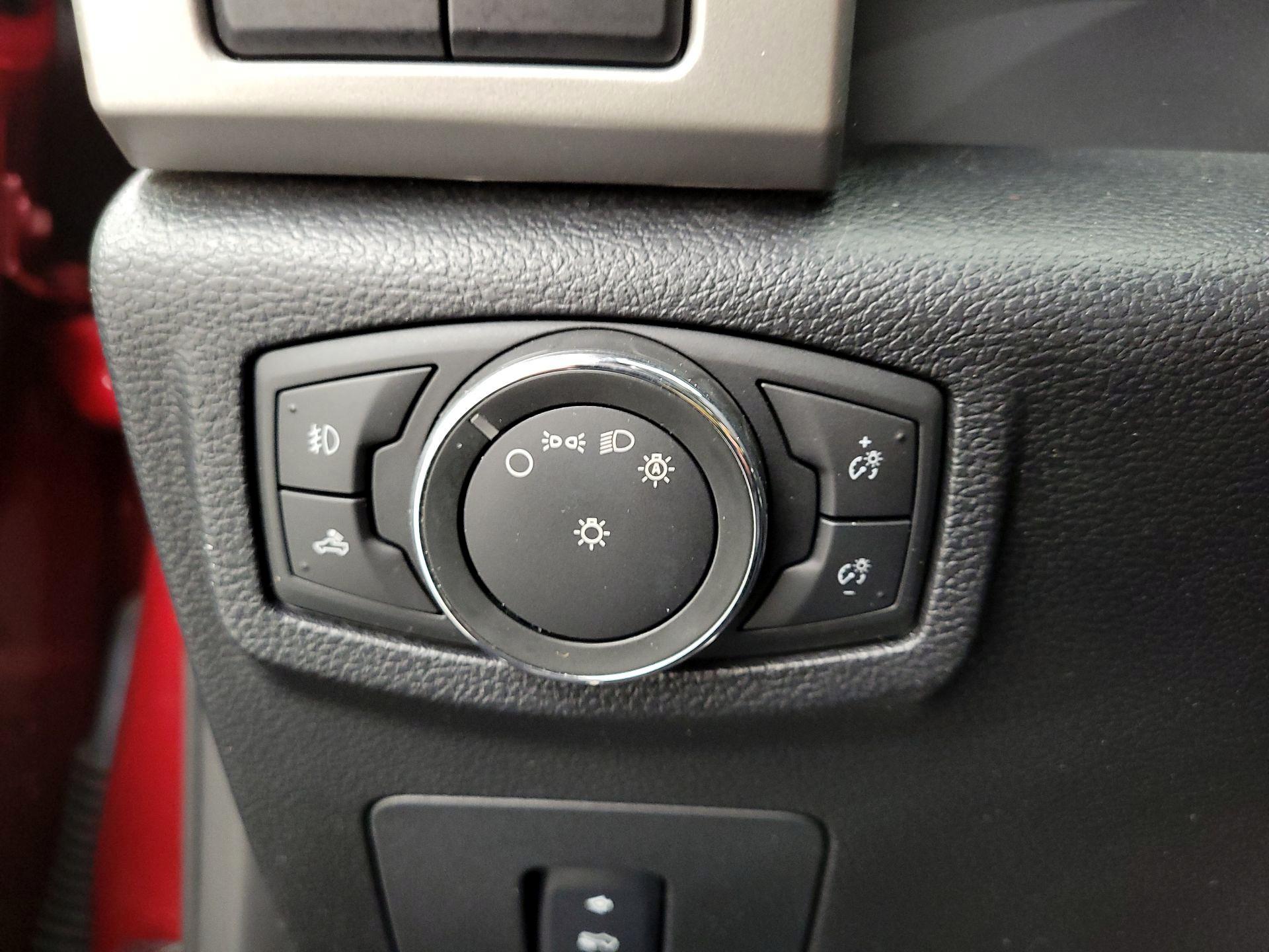 Thumbnail: 2016 Ford F-150 - 13