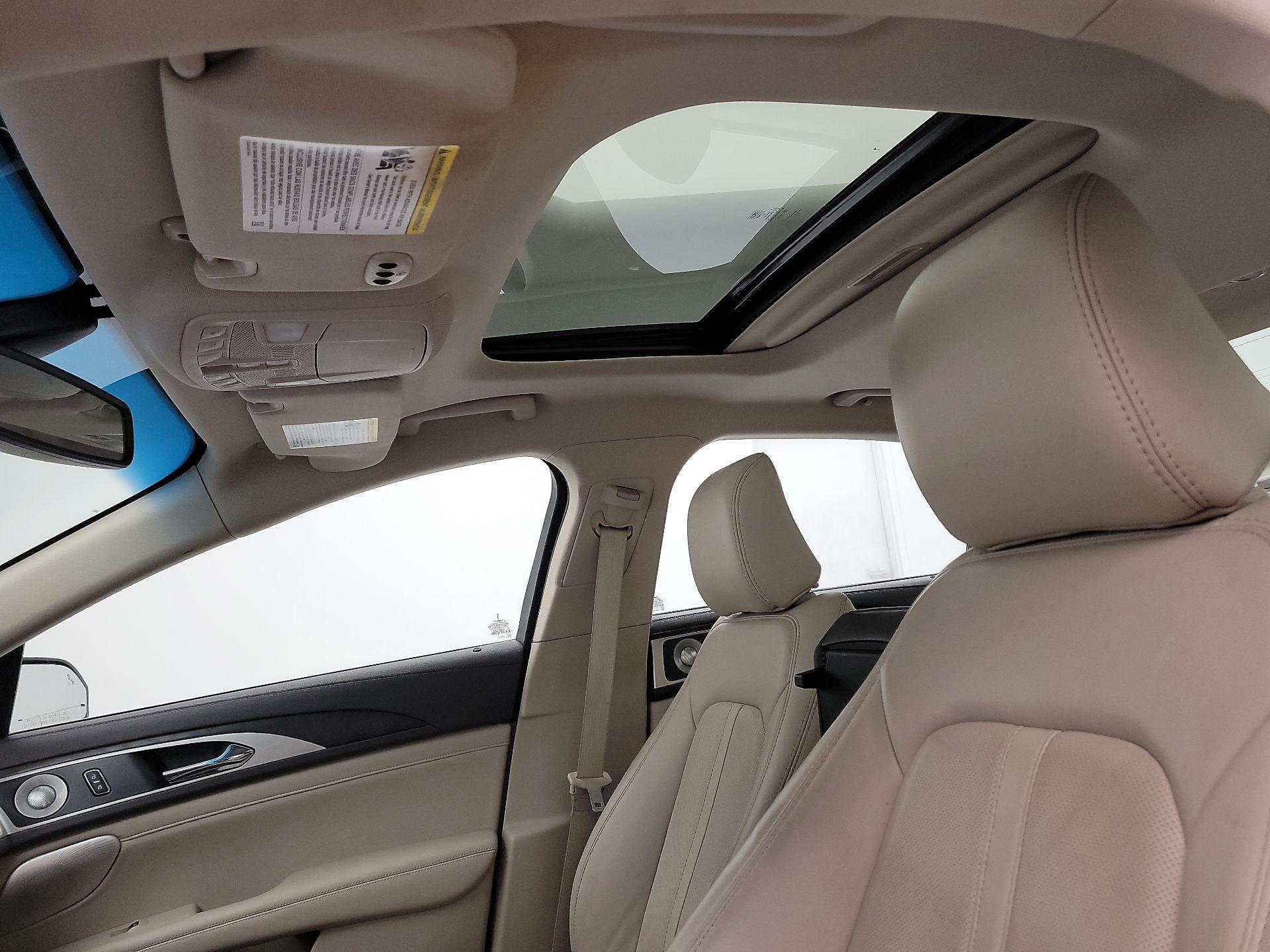 Thumbnail: 2020 Lincoln MKZ - 20