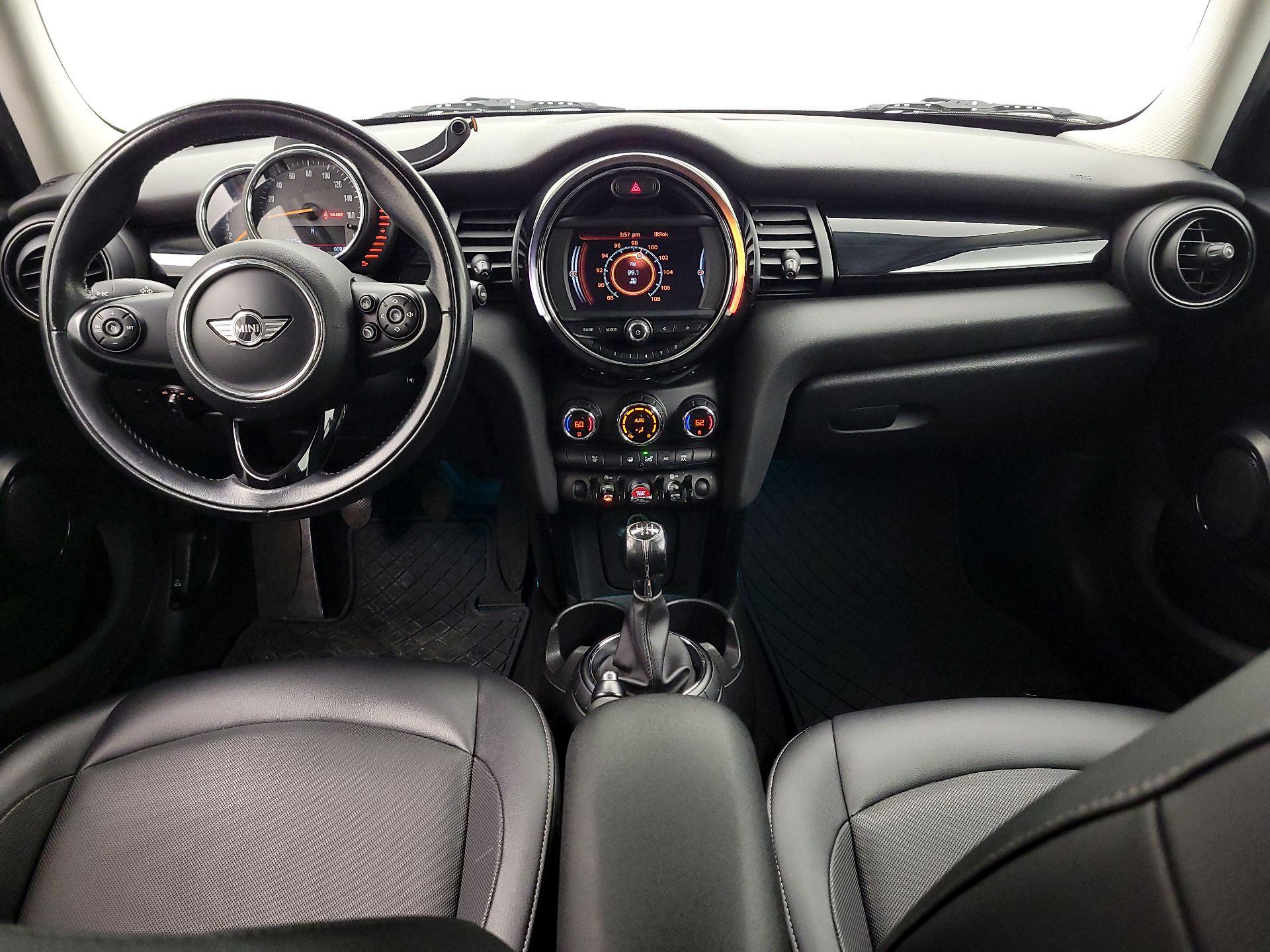 Thumbnail: 2016 MINI Cooper Hardtop - 9