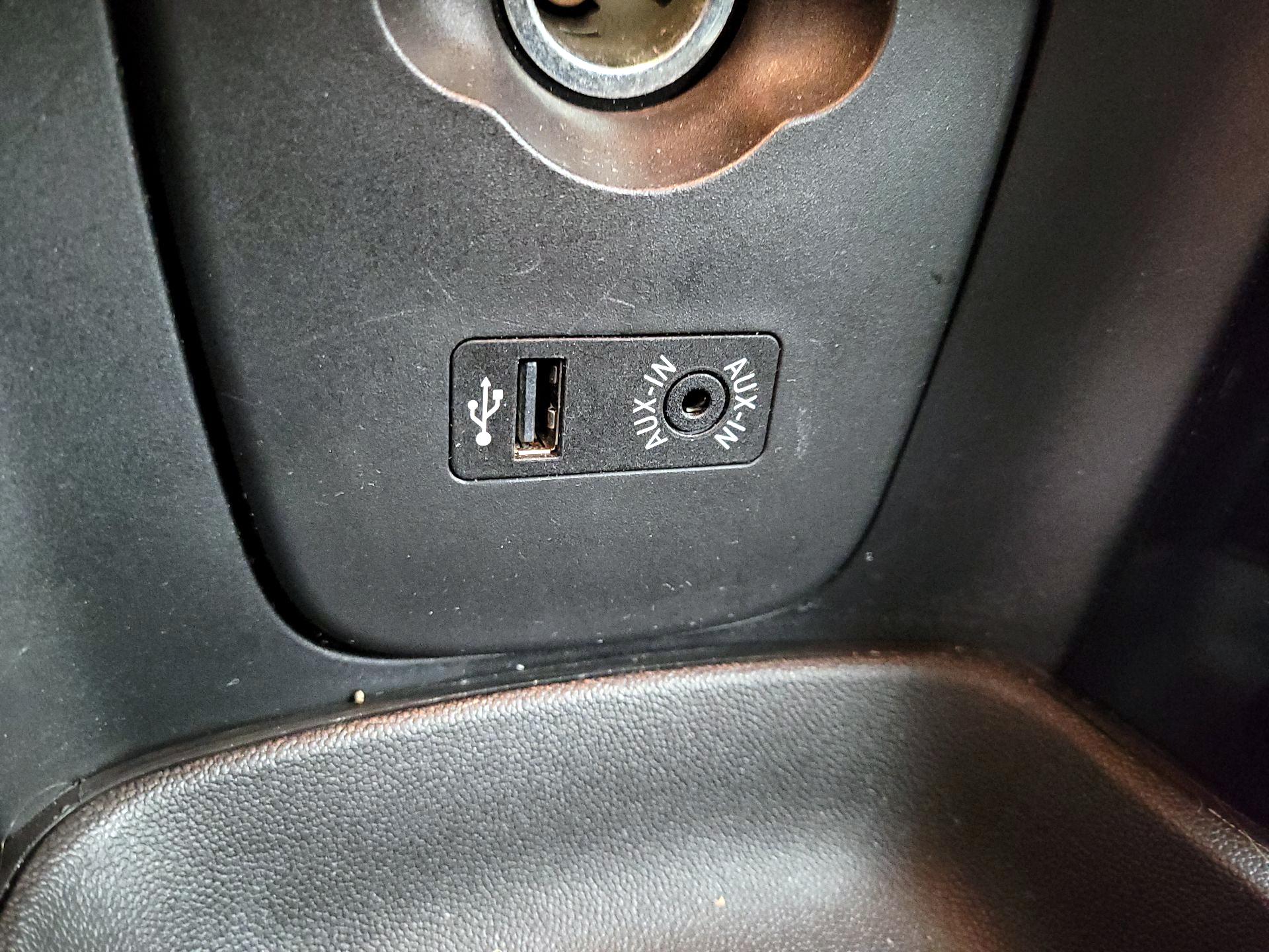 Thumbnail: 2016 MINI Cooper Hardtop - 17