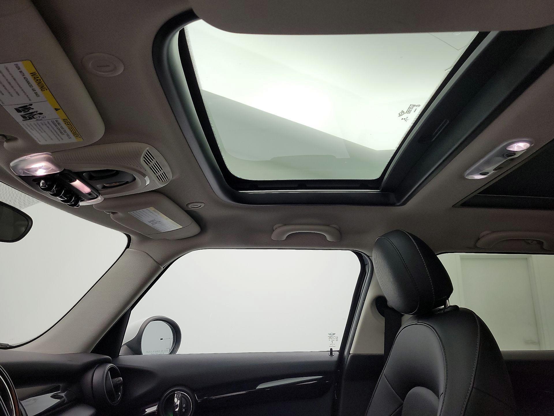 Thumbnail: 2016 MINI Cooper Hardtop - 18