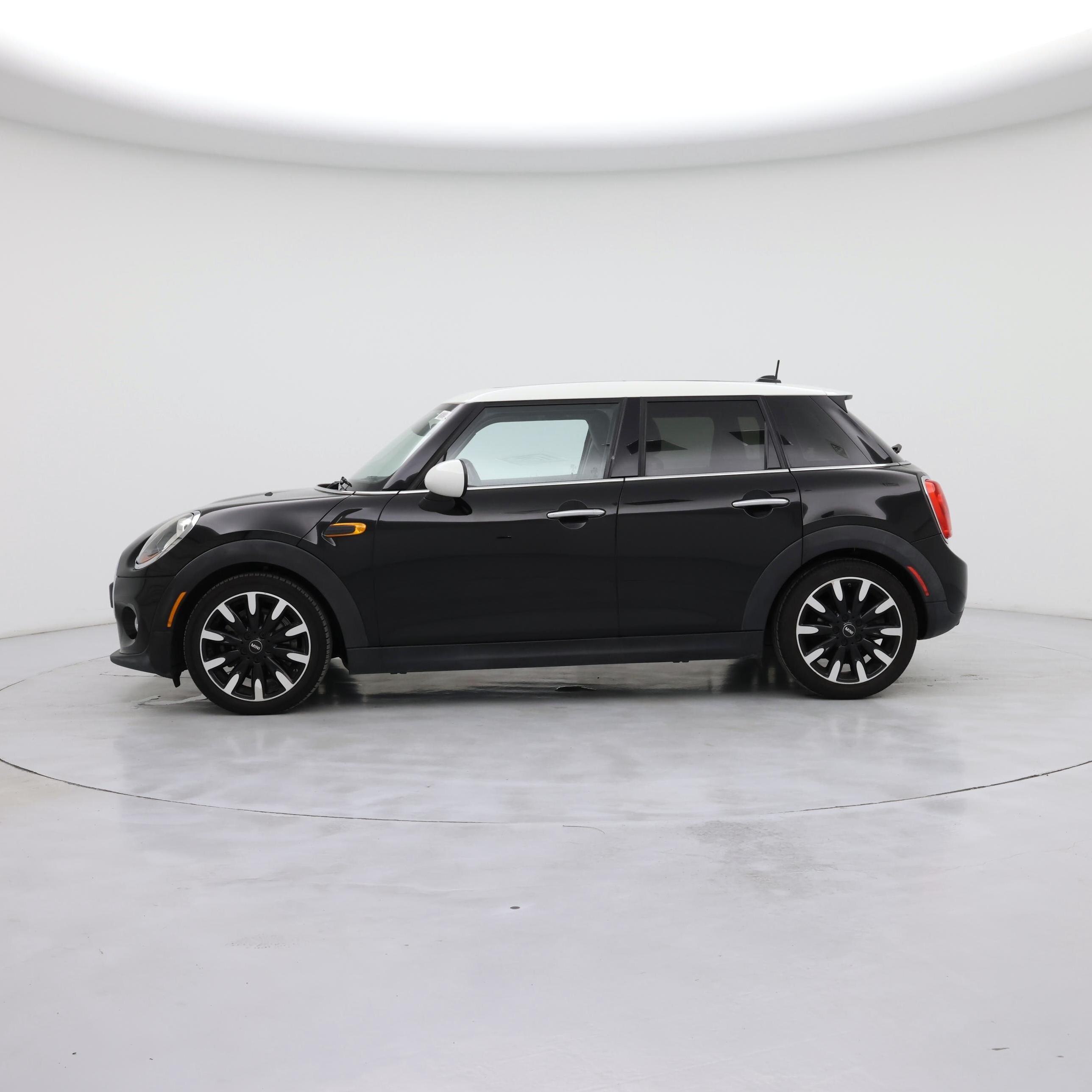 Thumbnail: 2016 MINI Cooper Hardtop - 3