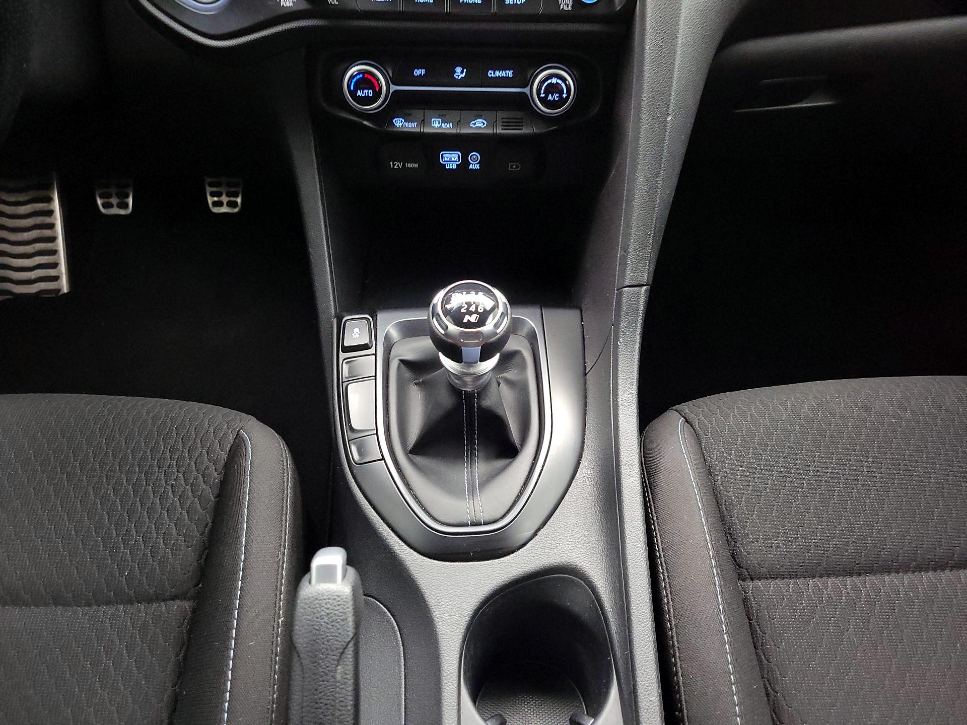 Thumbnail: 2020 Hyundai Veloster - 17