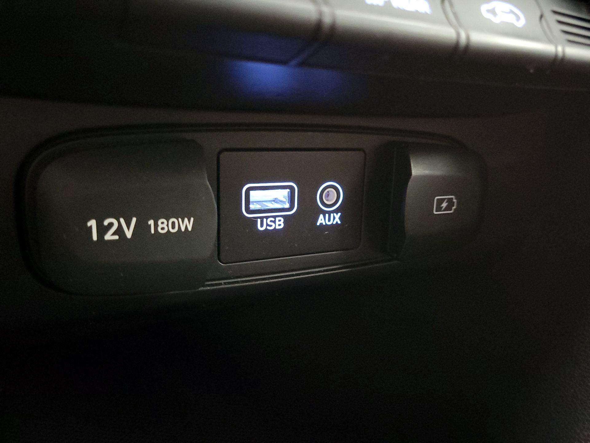 Thumbnail: 2020 Hyundai Veloster - 18