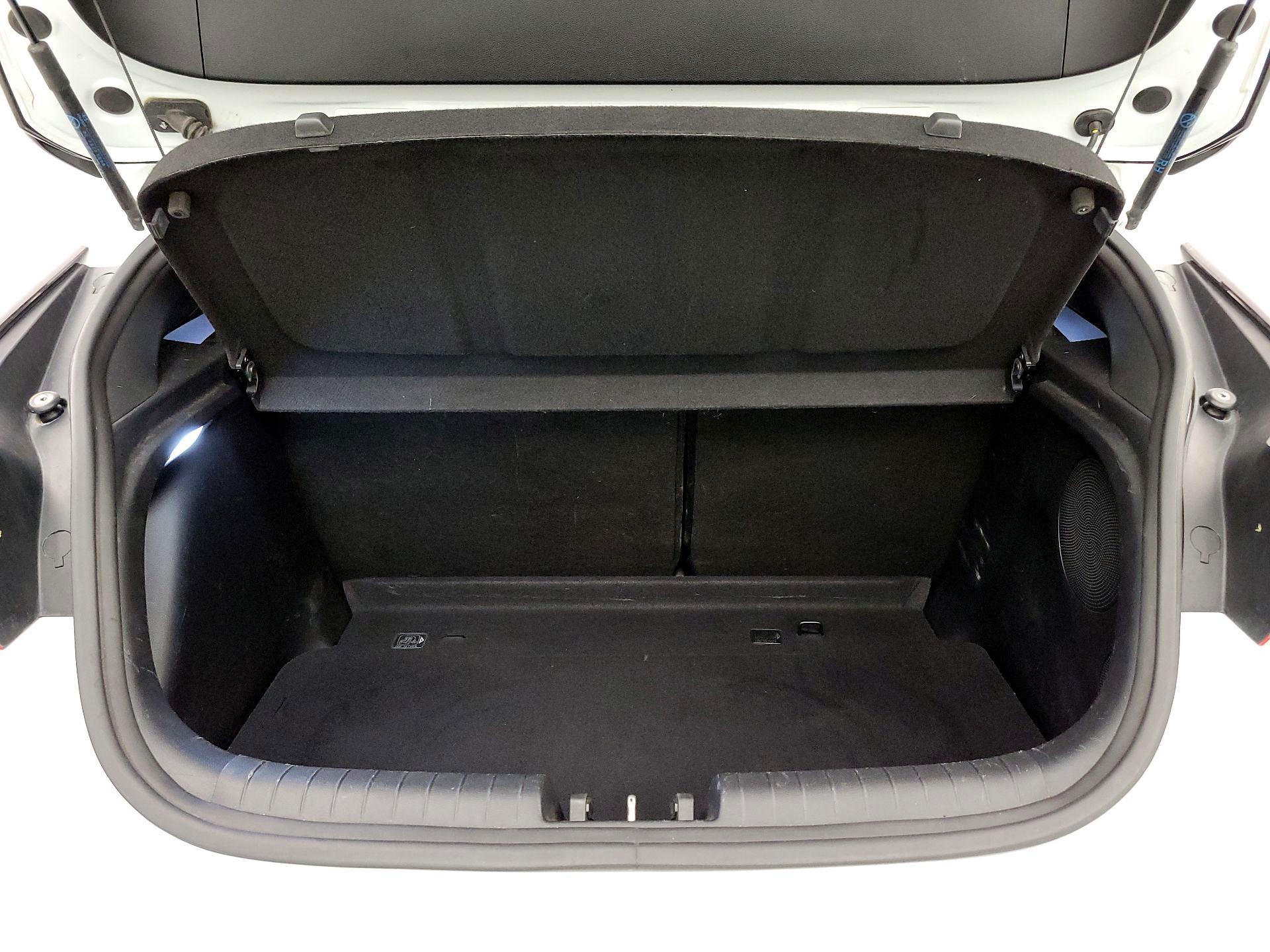 Thumbnail: 2020 Hyundai Veloster - 20