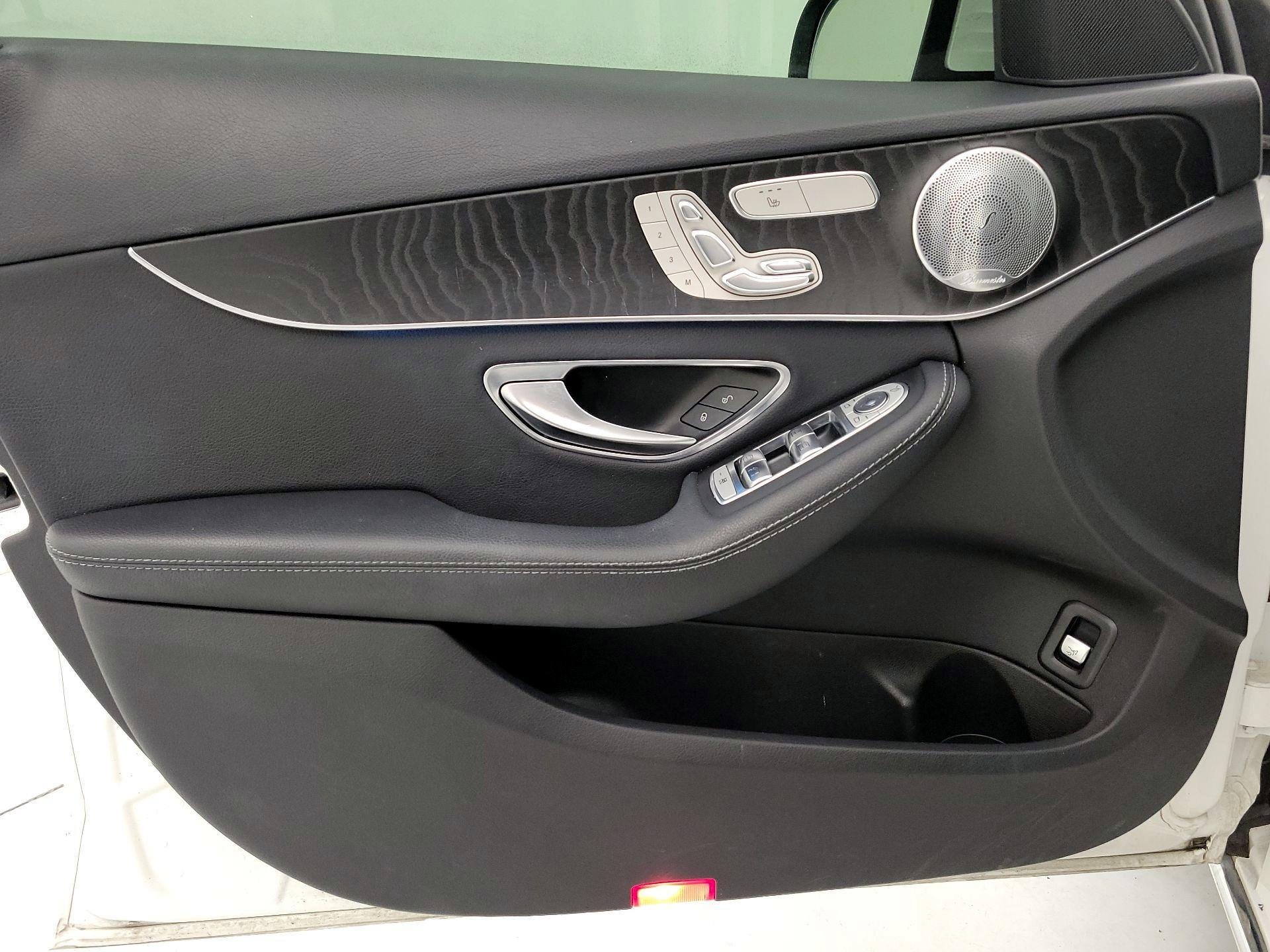 Thumbnail: 2017 Mercedes-Benz C-Class - 12