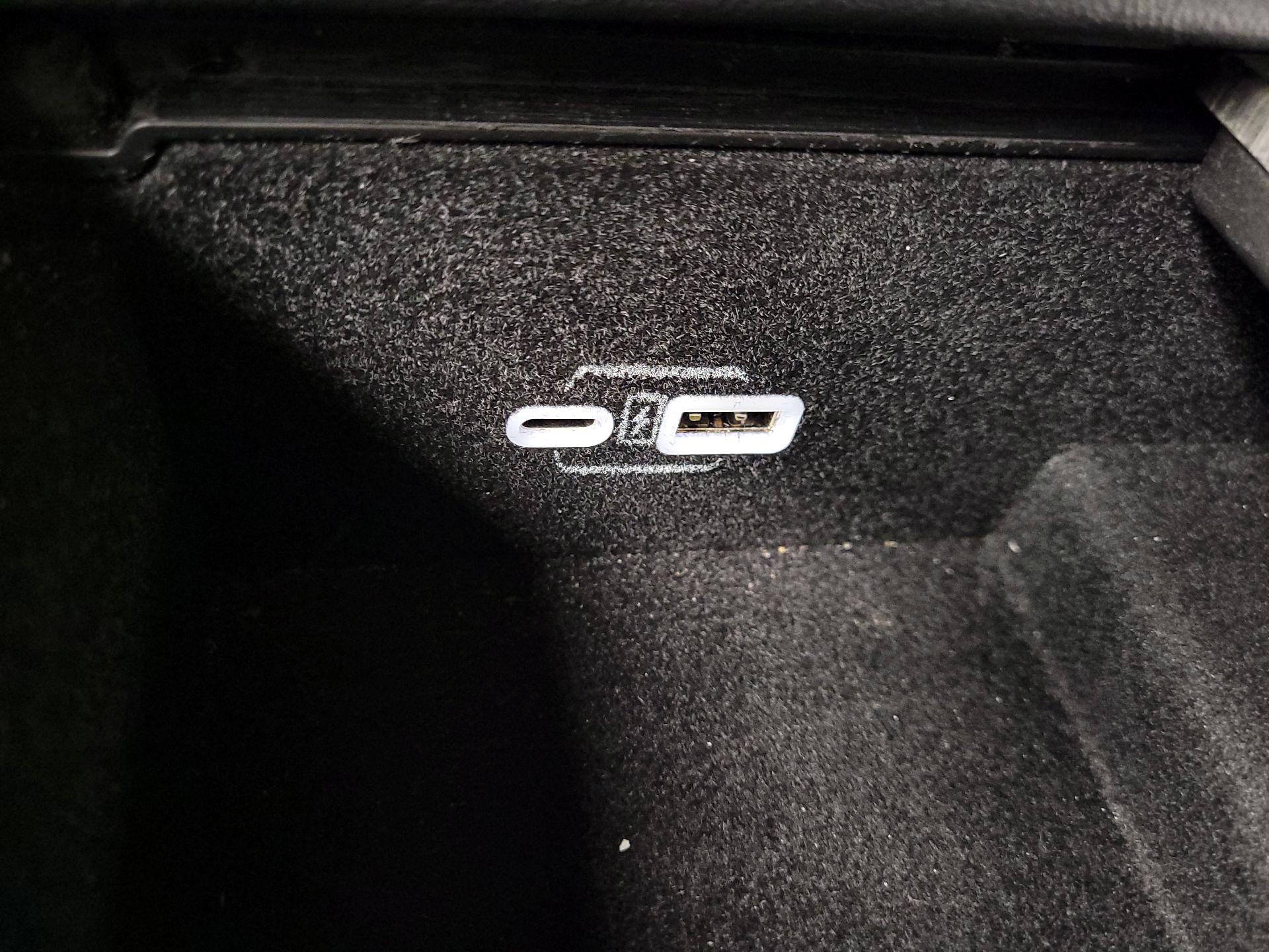 Thumbnail: 2023 Jeep Wagoneer - 19