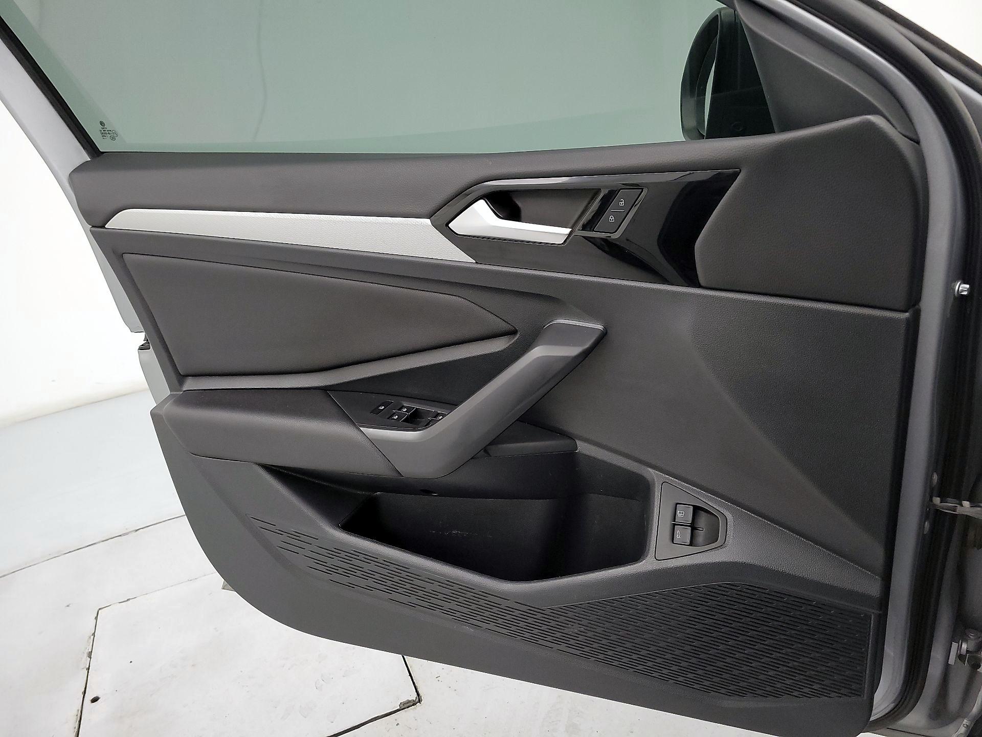 Thumbnail: 2021 Volkswagen Jetta - 12