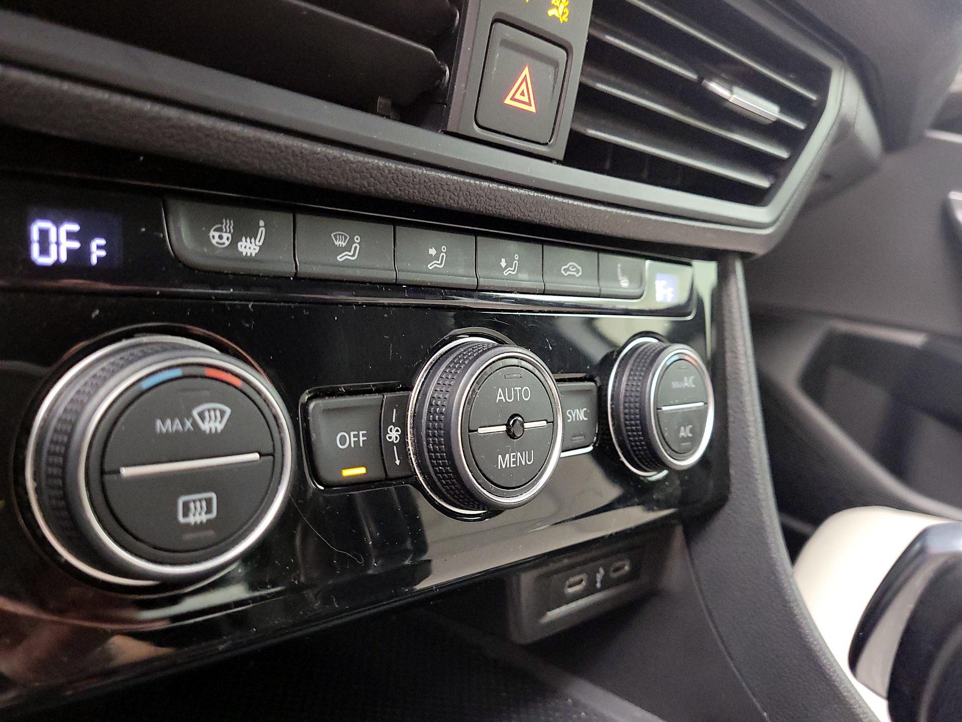 Thumbnail: 2021 Volkswagen Jetta - 16