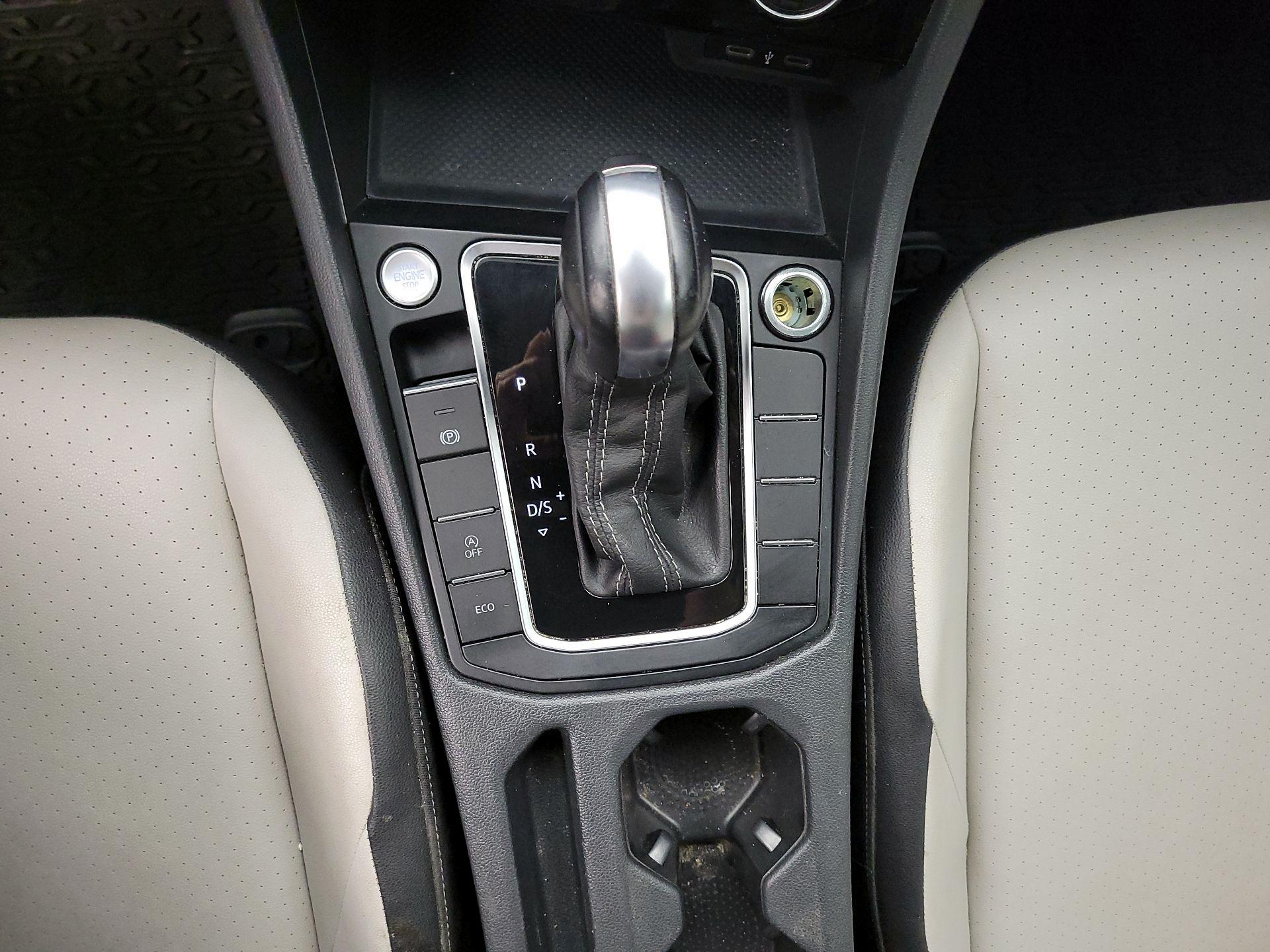 Thumbnail: 2021 Volkswagen Jetta - 17