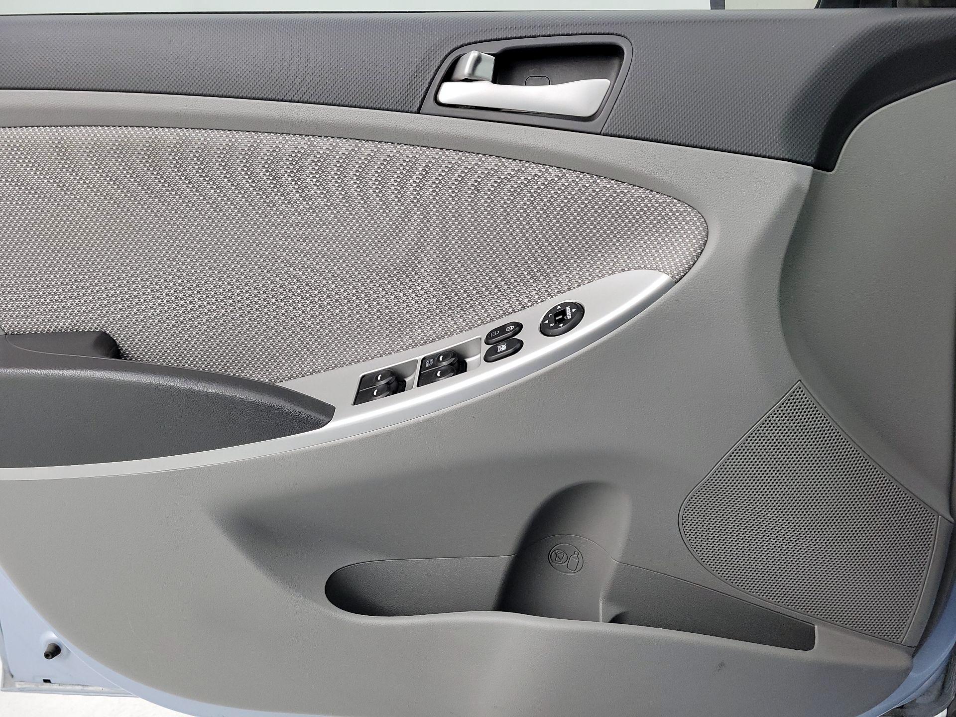 Thumbnail: 2014 Hyundai Accent - 12