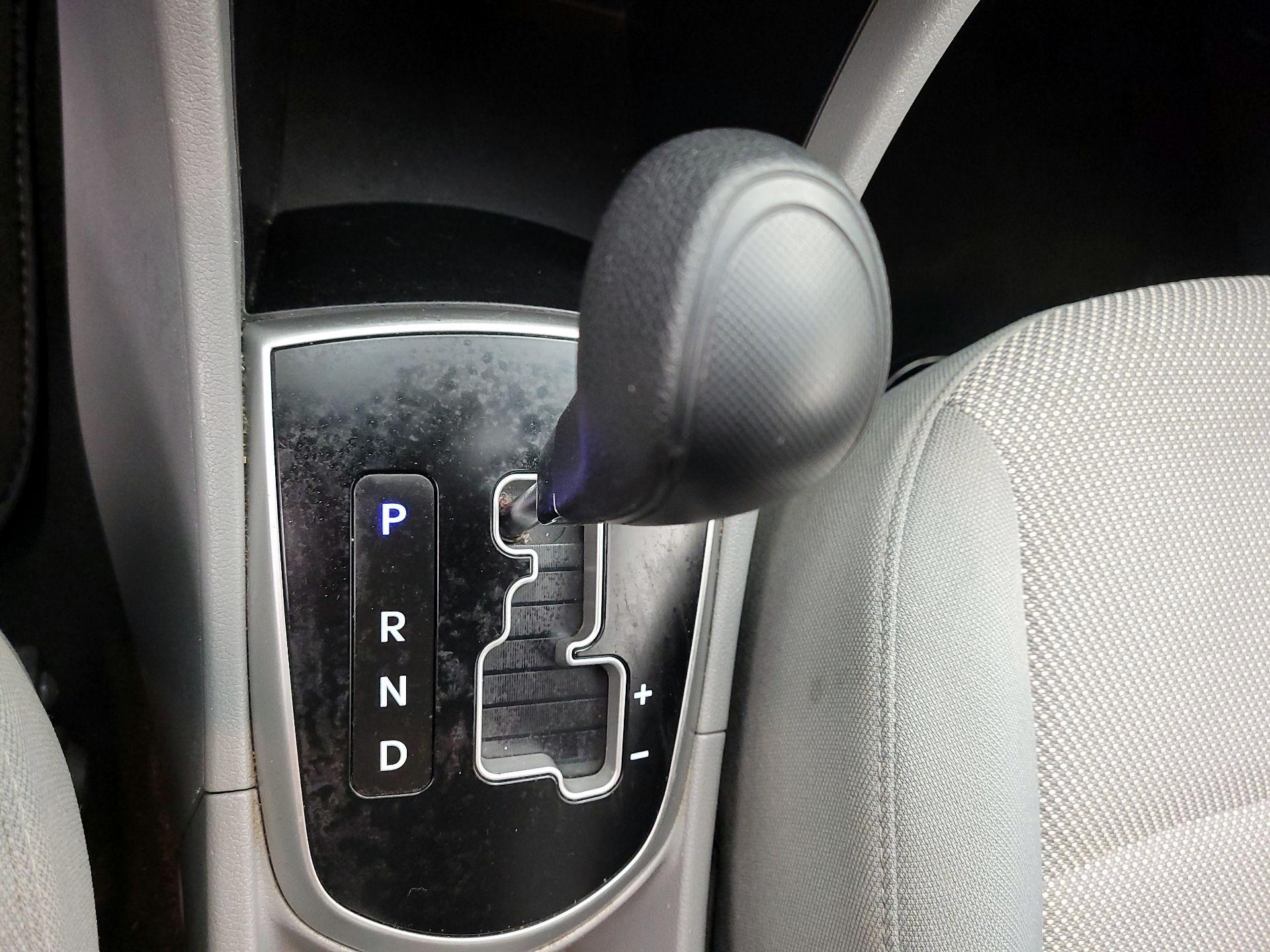 Thumbnail: 2014 Hyundai Accent - 16