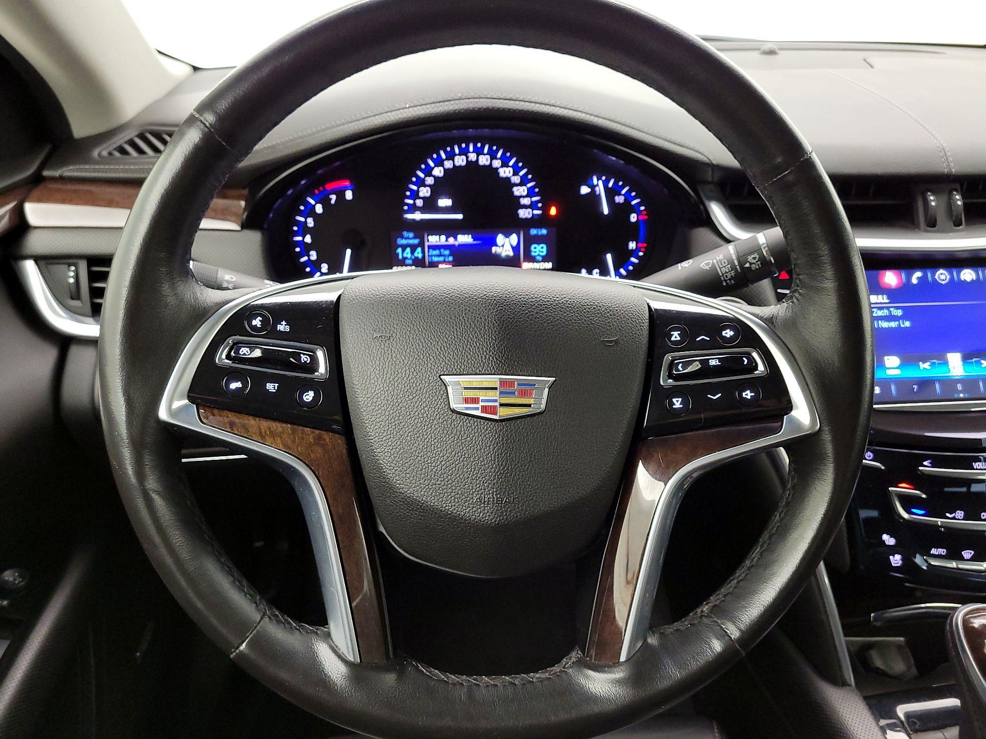 Thumbnail: 2016 Cadillac XTS - 10