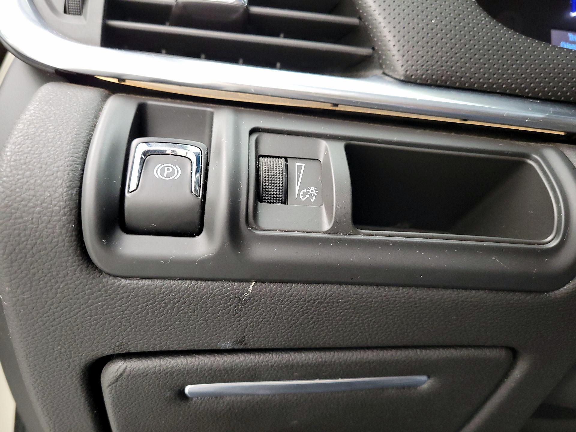 Thumbnail: 2016 Cadillac XTS - 13