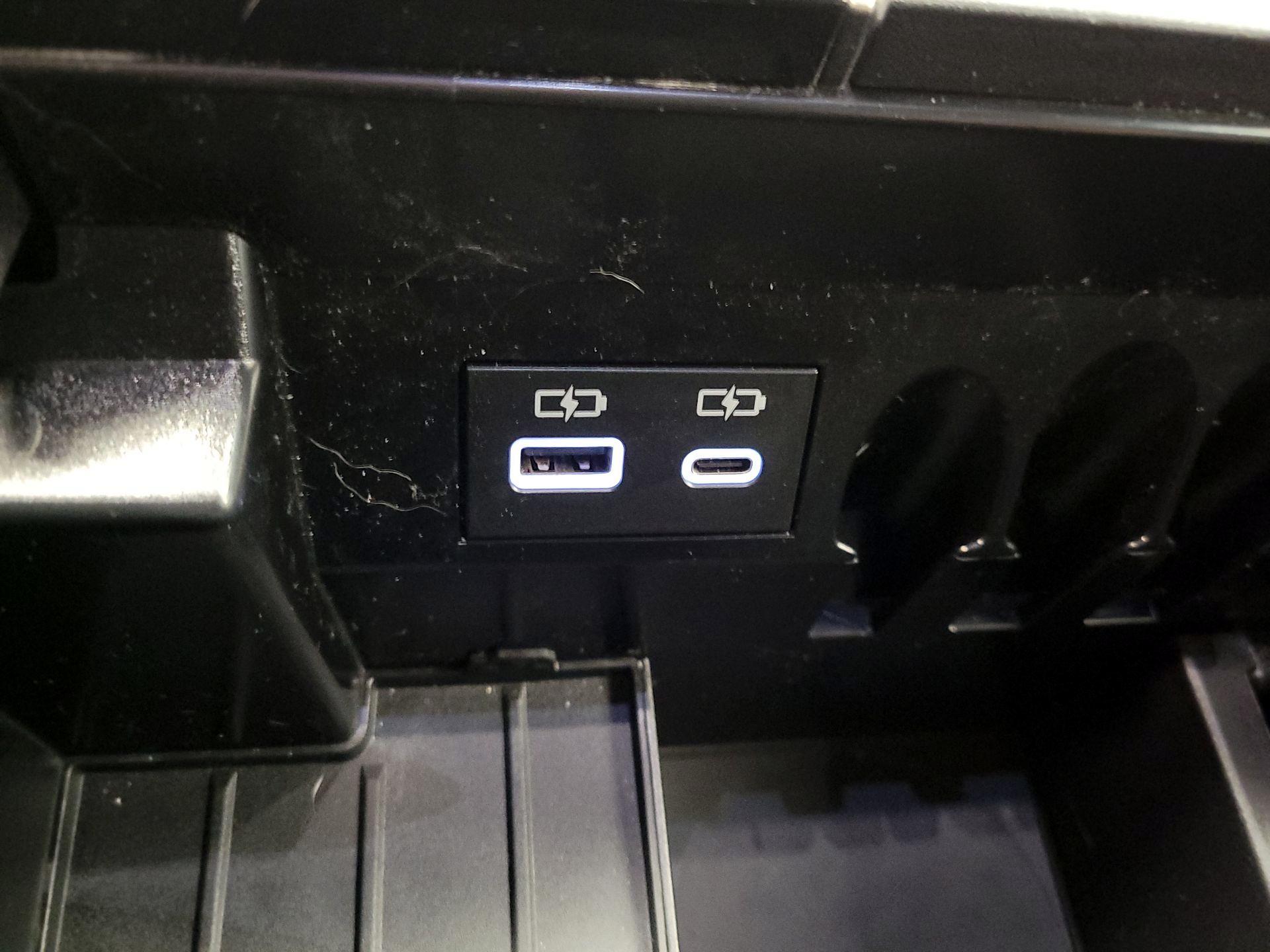 Thumbnail: 2025 Toyota Tundra - 18