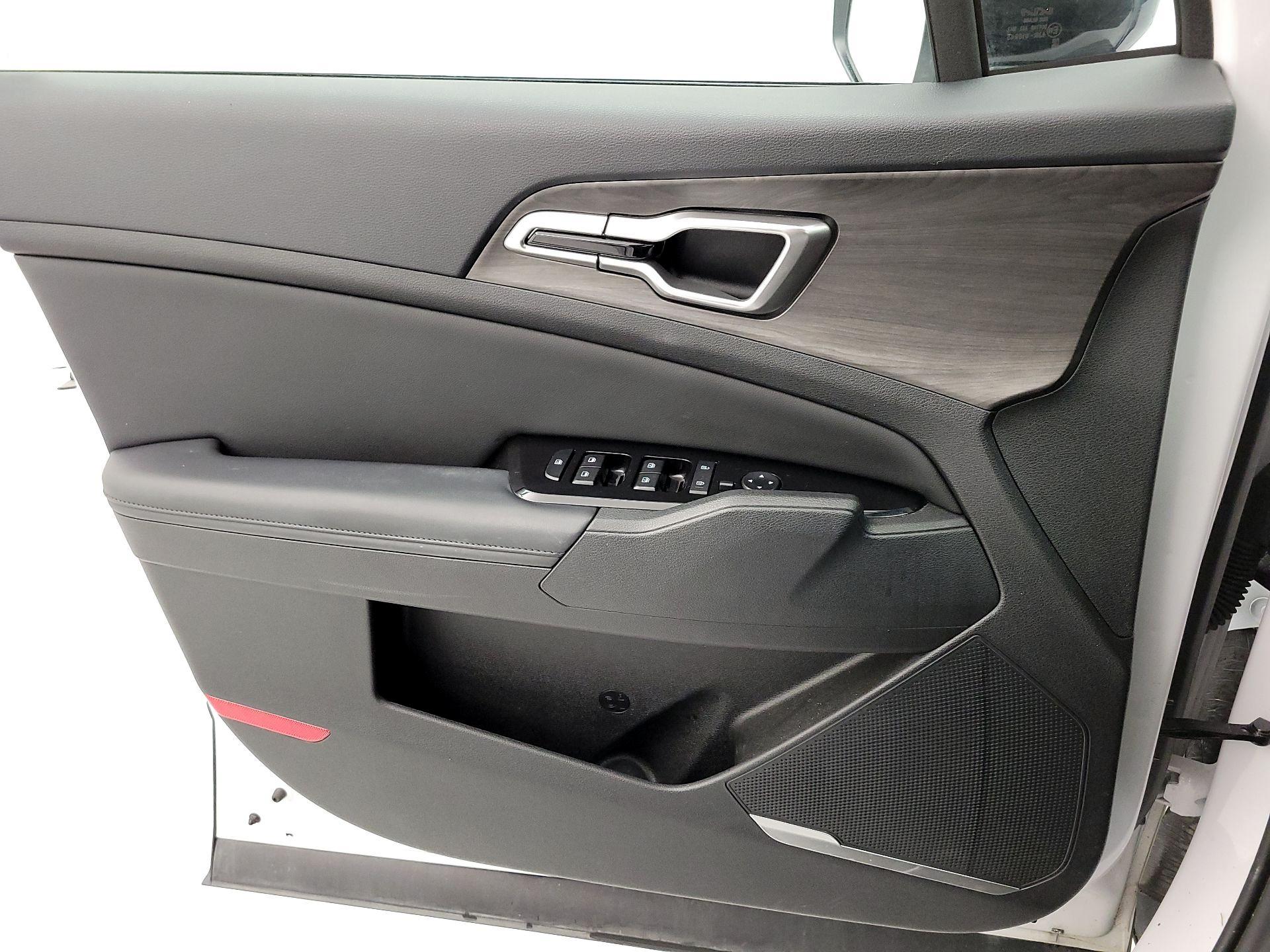 Thumbnail: 2023 Kia Sportage - 12