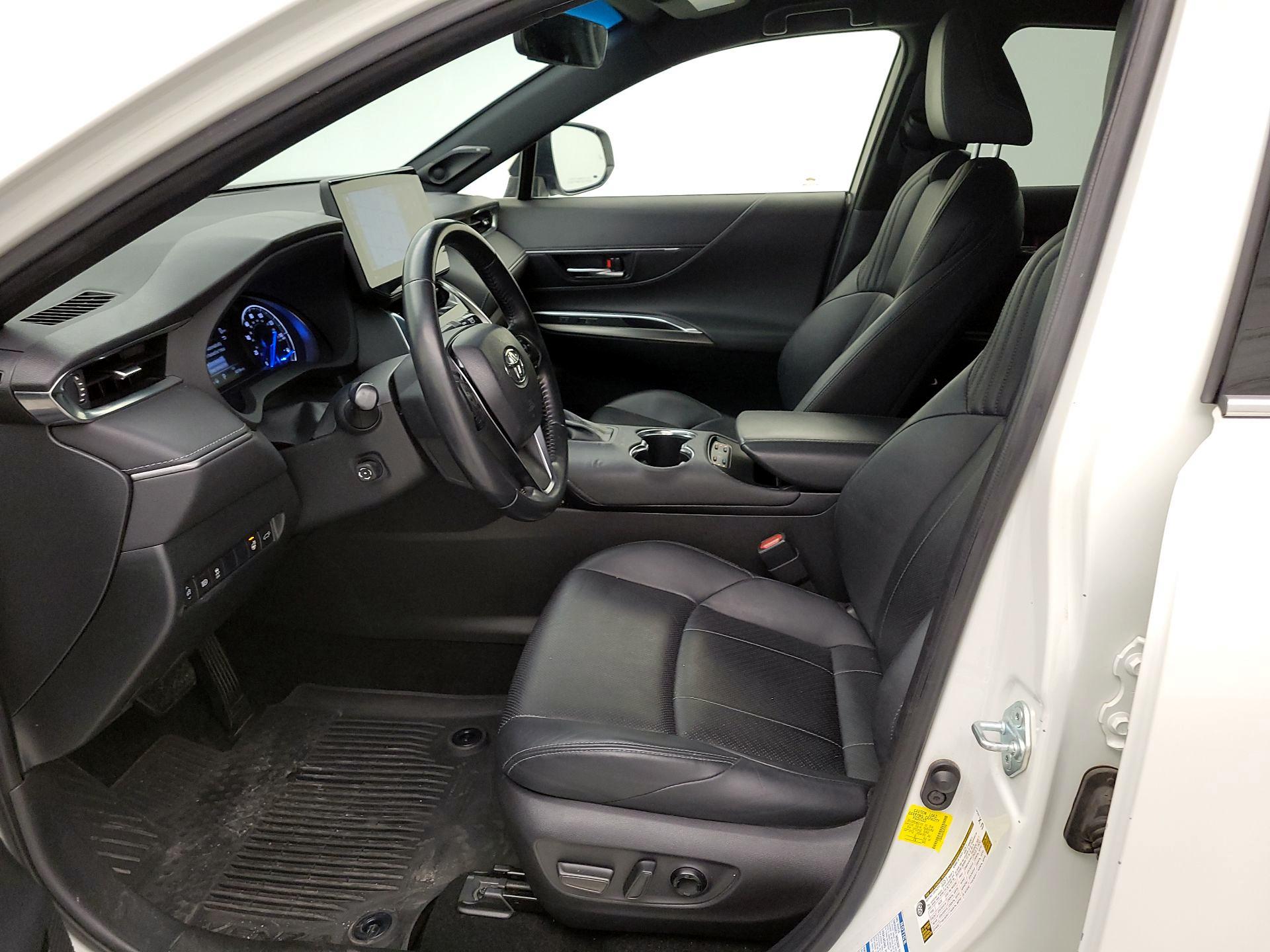 Thumbnail: 2021 Toyota Venza - 11