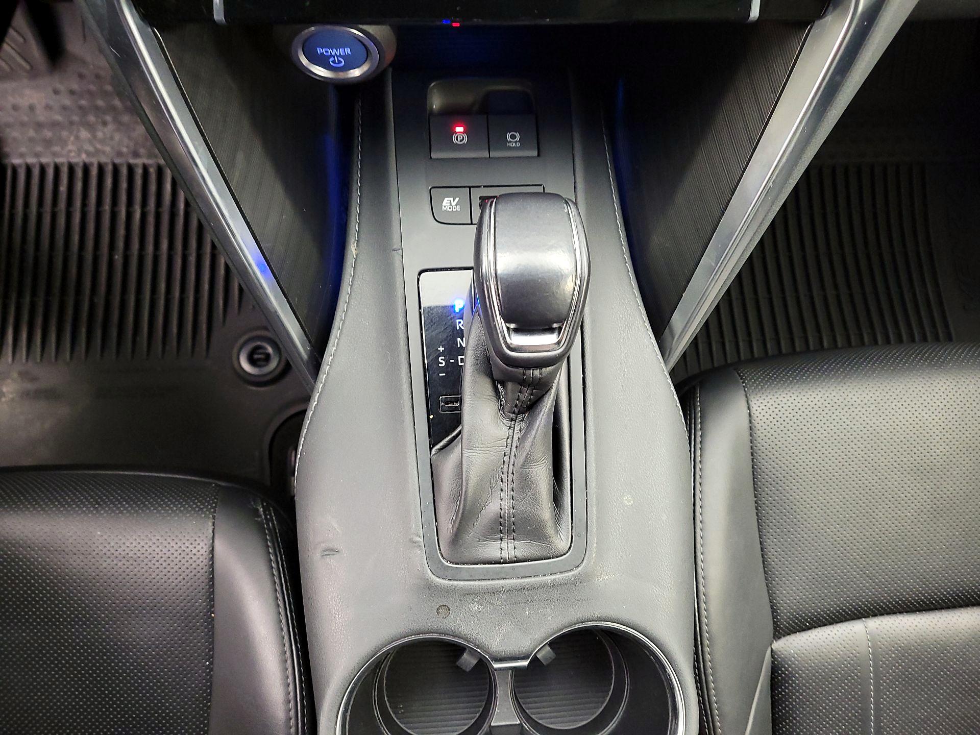 Thumbnail: 2021 Toyota Venza - 18