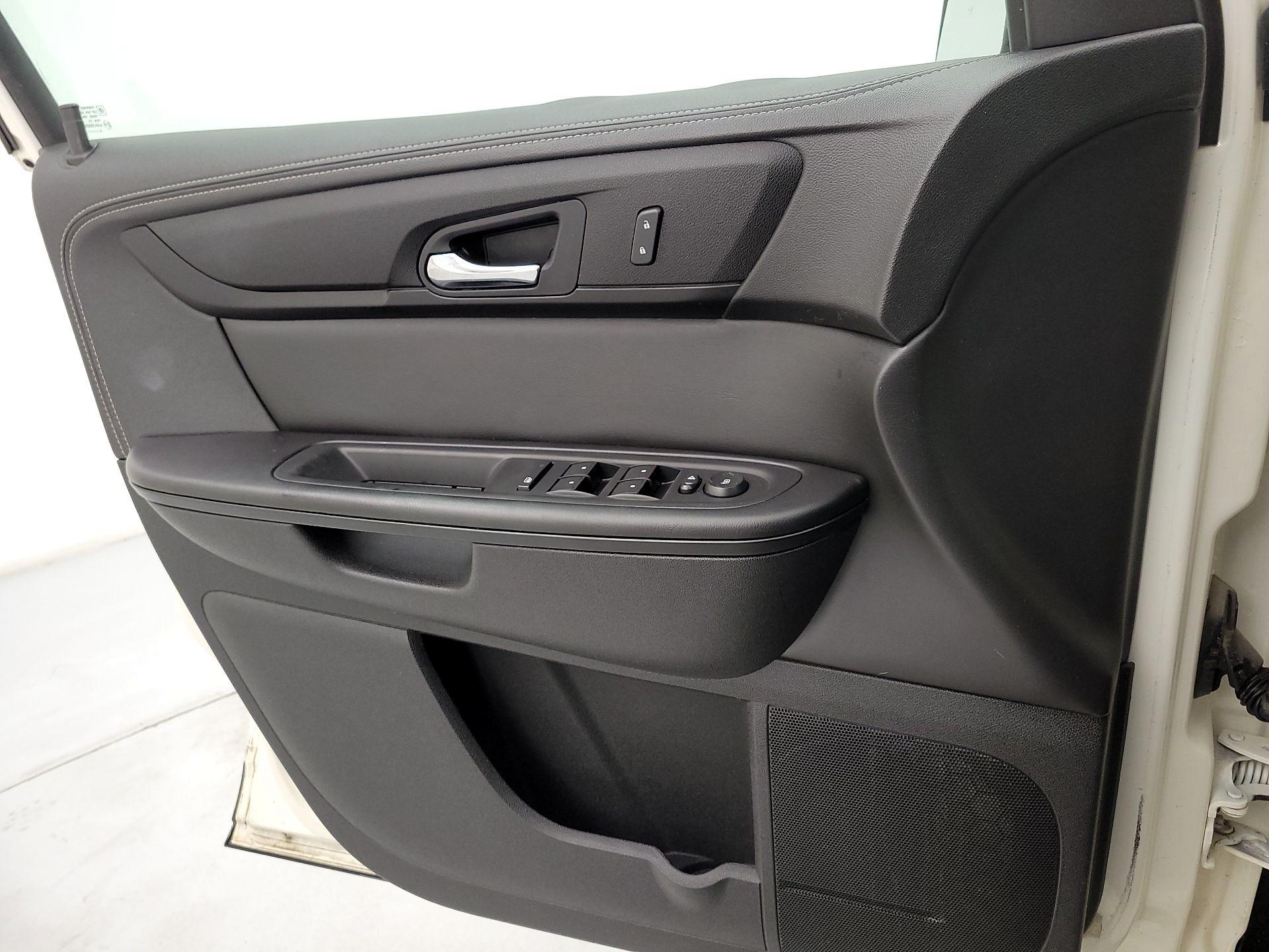 Thumbnail: 2015 GMC Acadia - 12