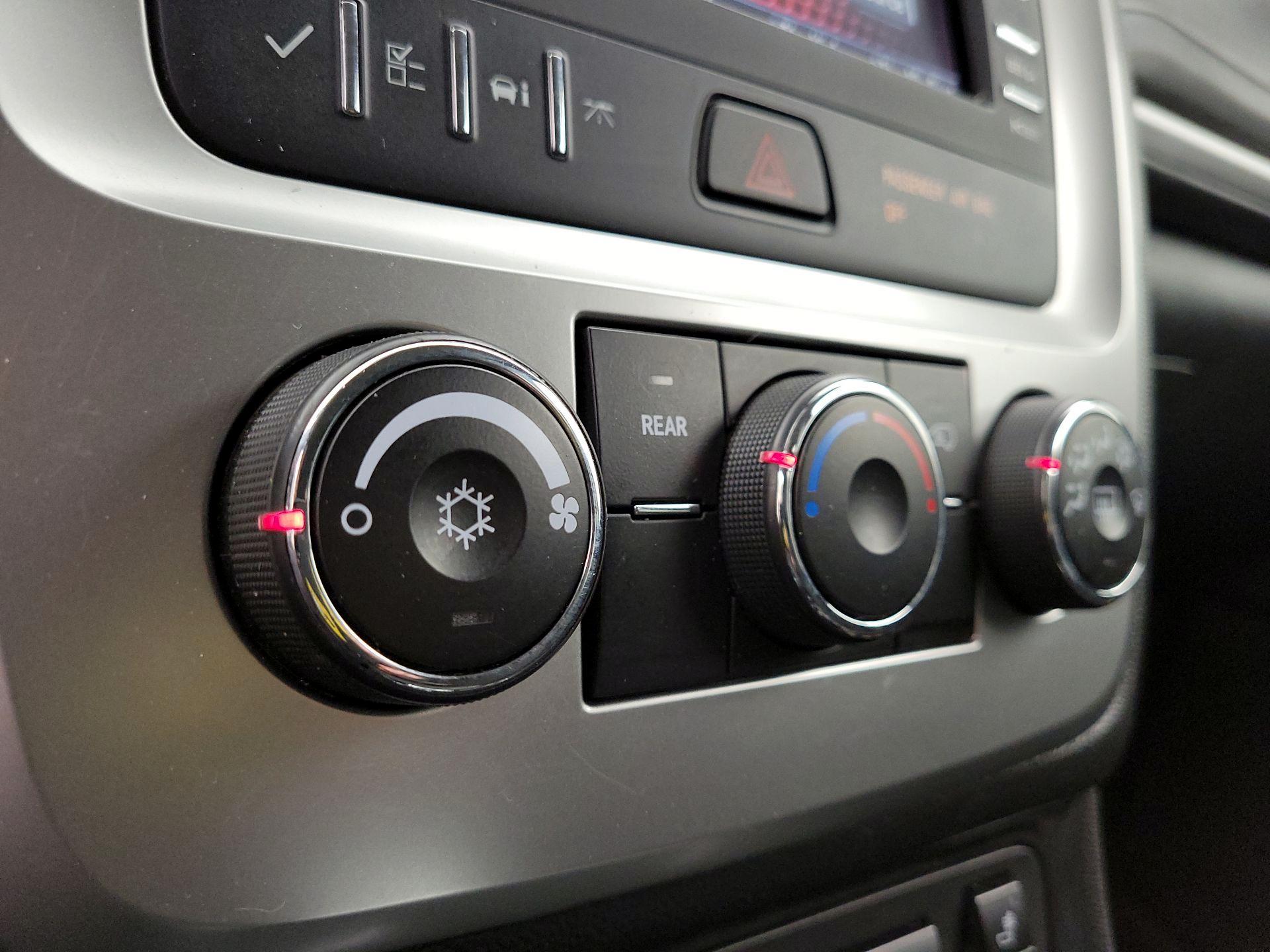 Thumbnail: 2015 GMC Acadia - 16