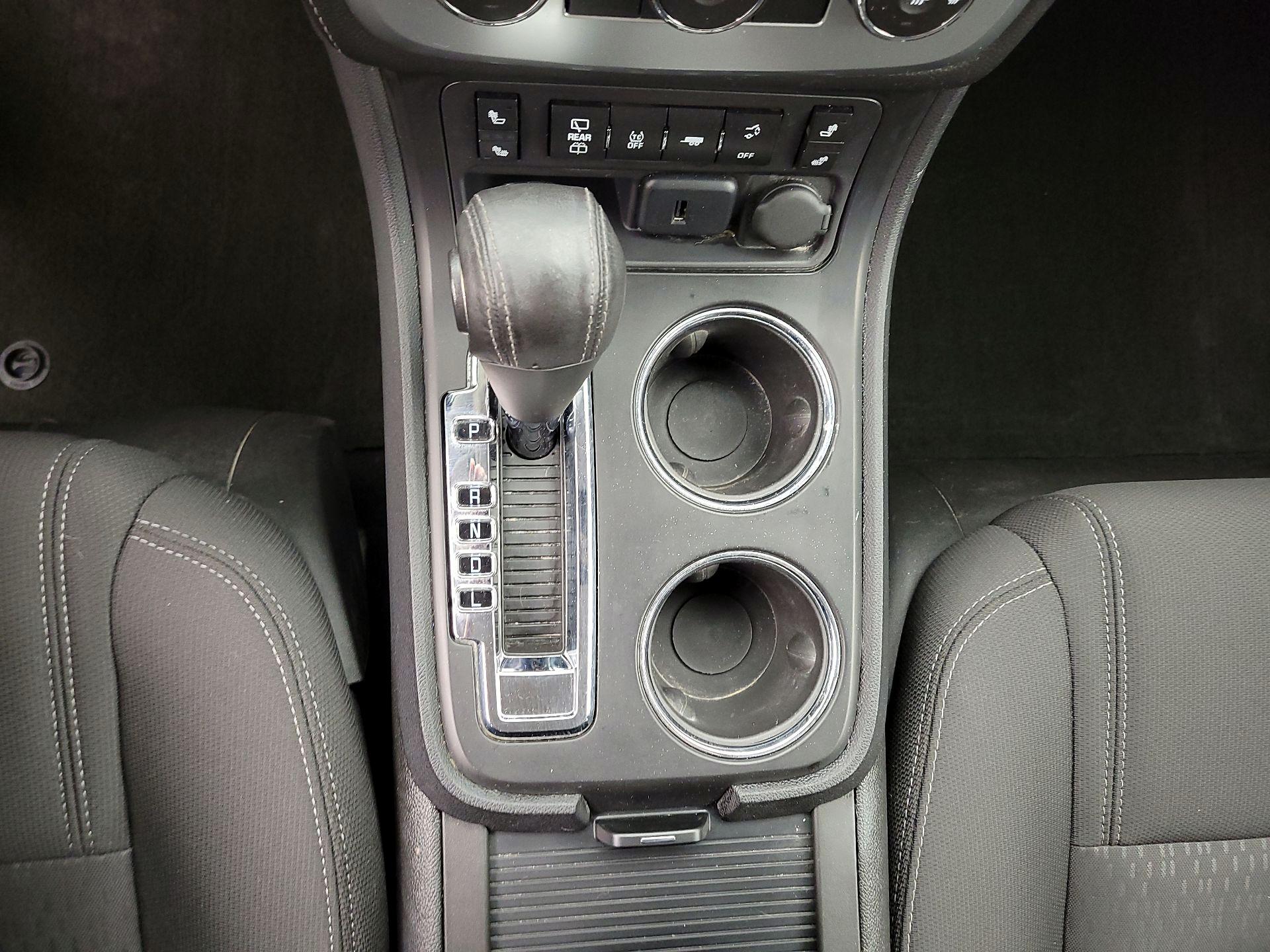 Thumbnail: 2015 GMC Acadia - 17