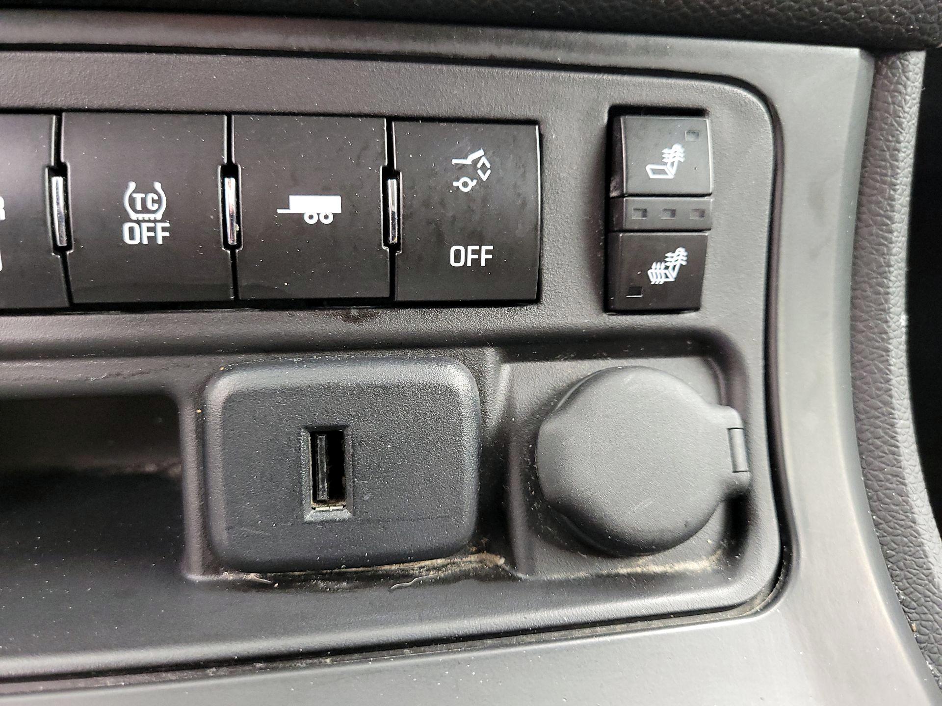 Thumbnail: 2015 GMC Acadia - 18