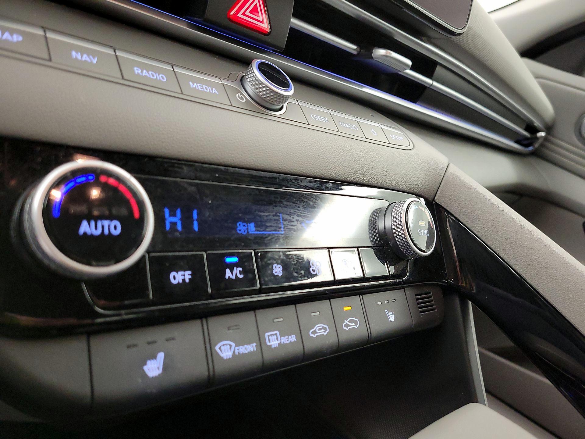 Thumbnail: 2025 Hyundai Elantra - 17