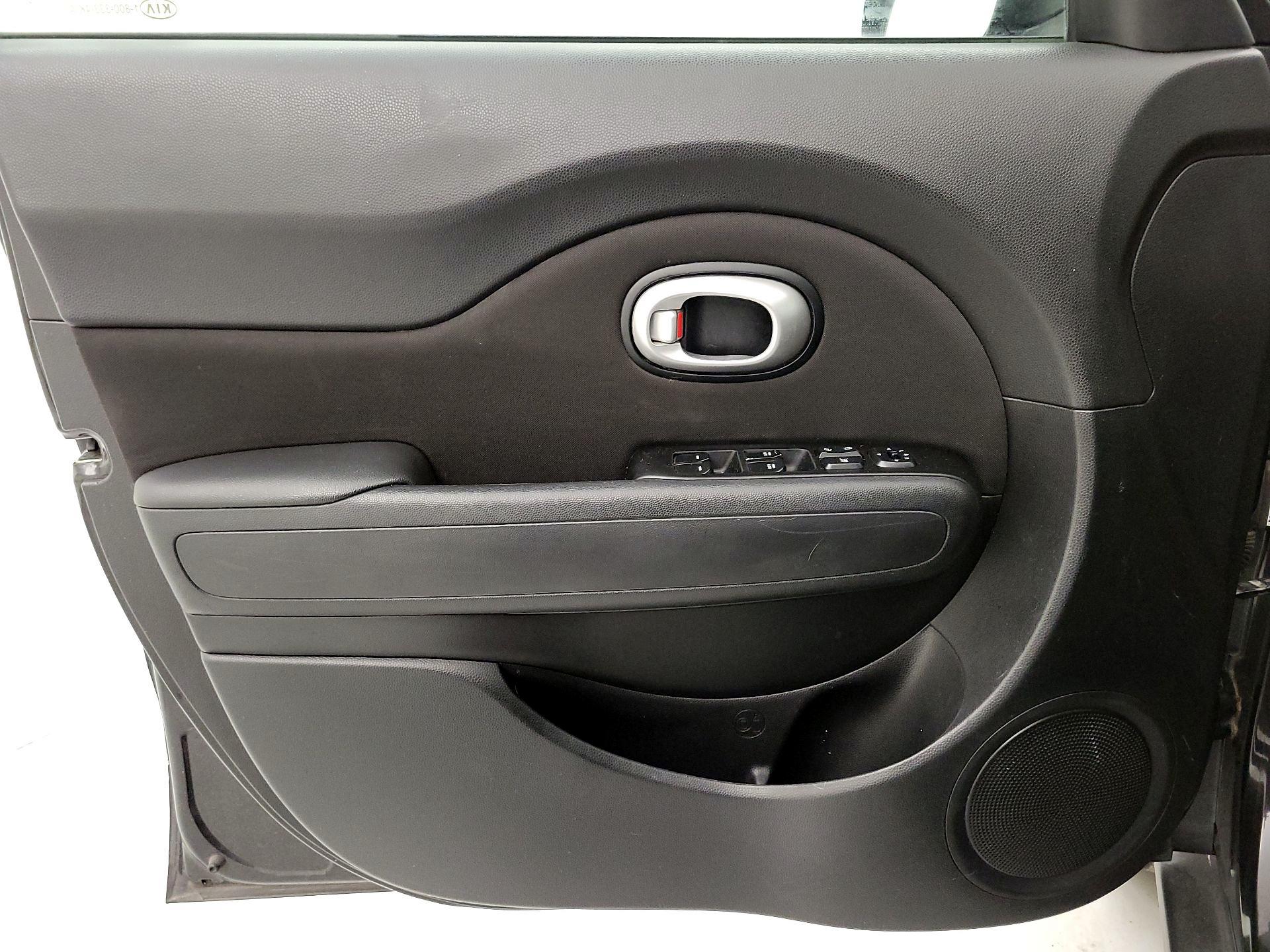 Thumbnail: 2015 Kia Soul - 12