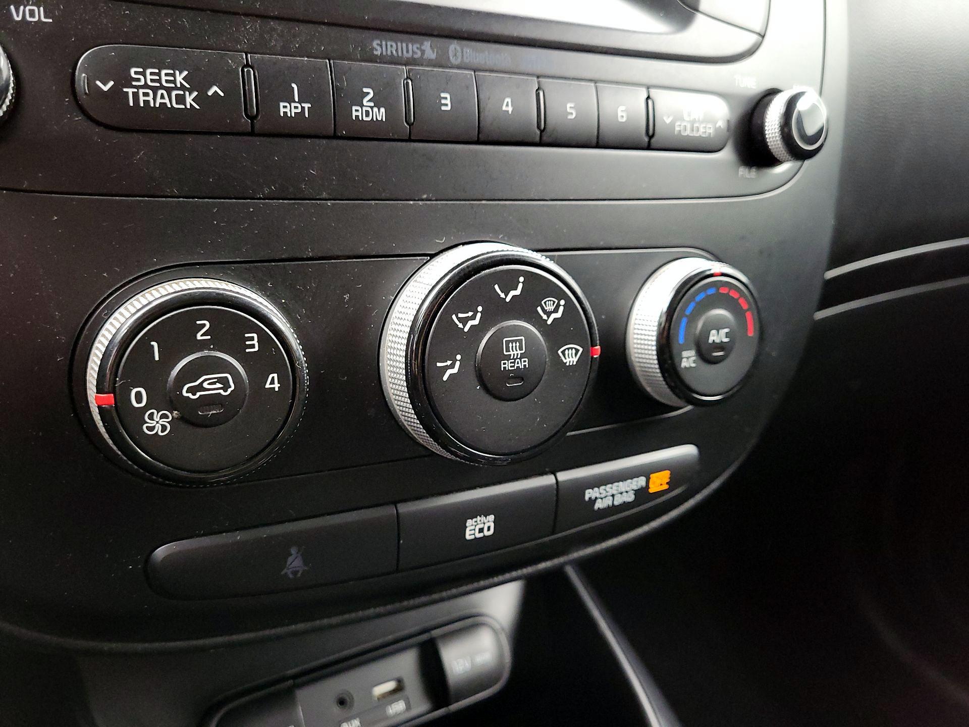 Thumbnail: 2015 Kia Soul - 15