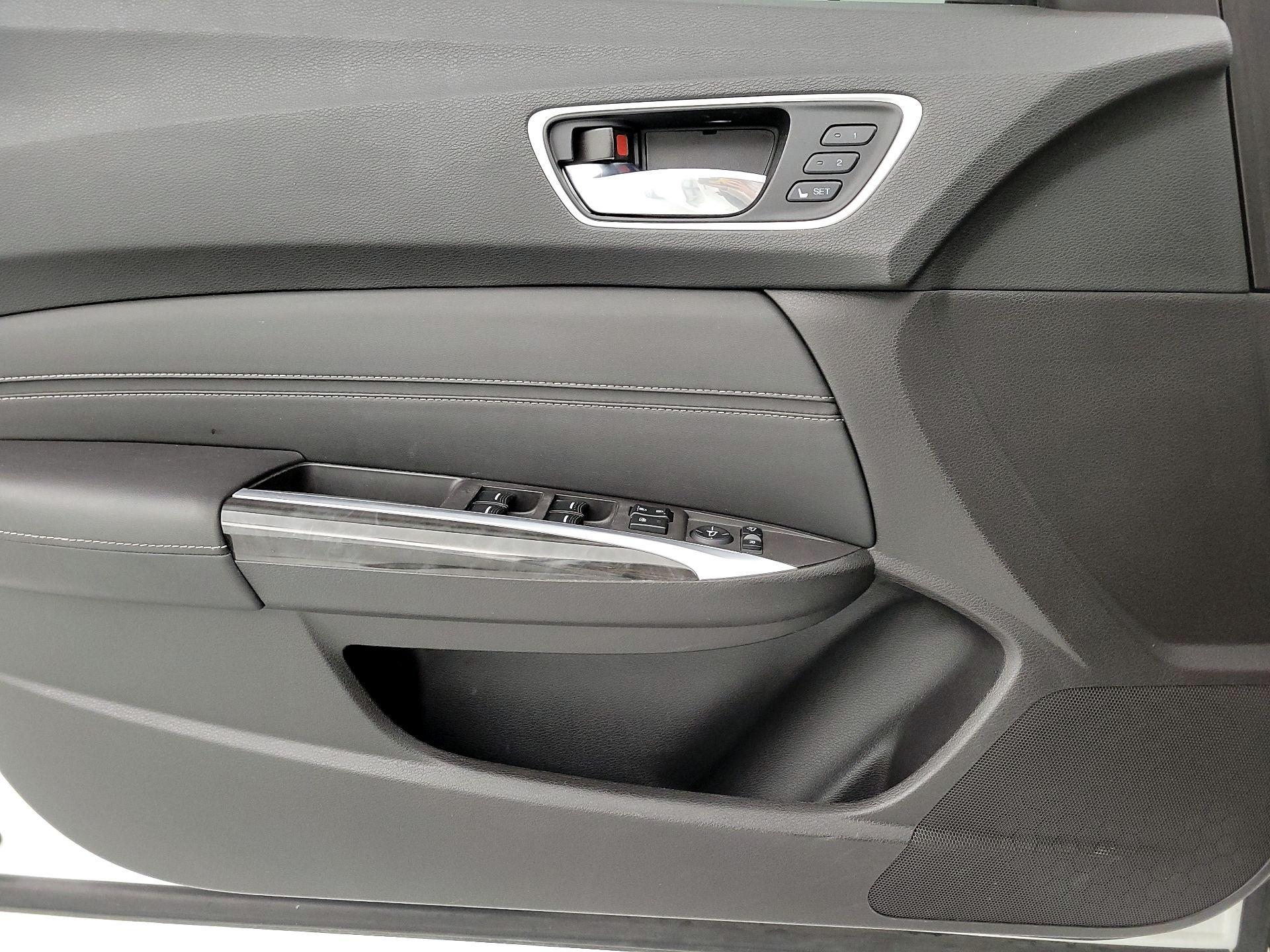 Thumbnail: 2018 Acura TLX - 12