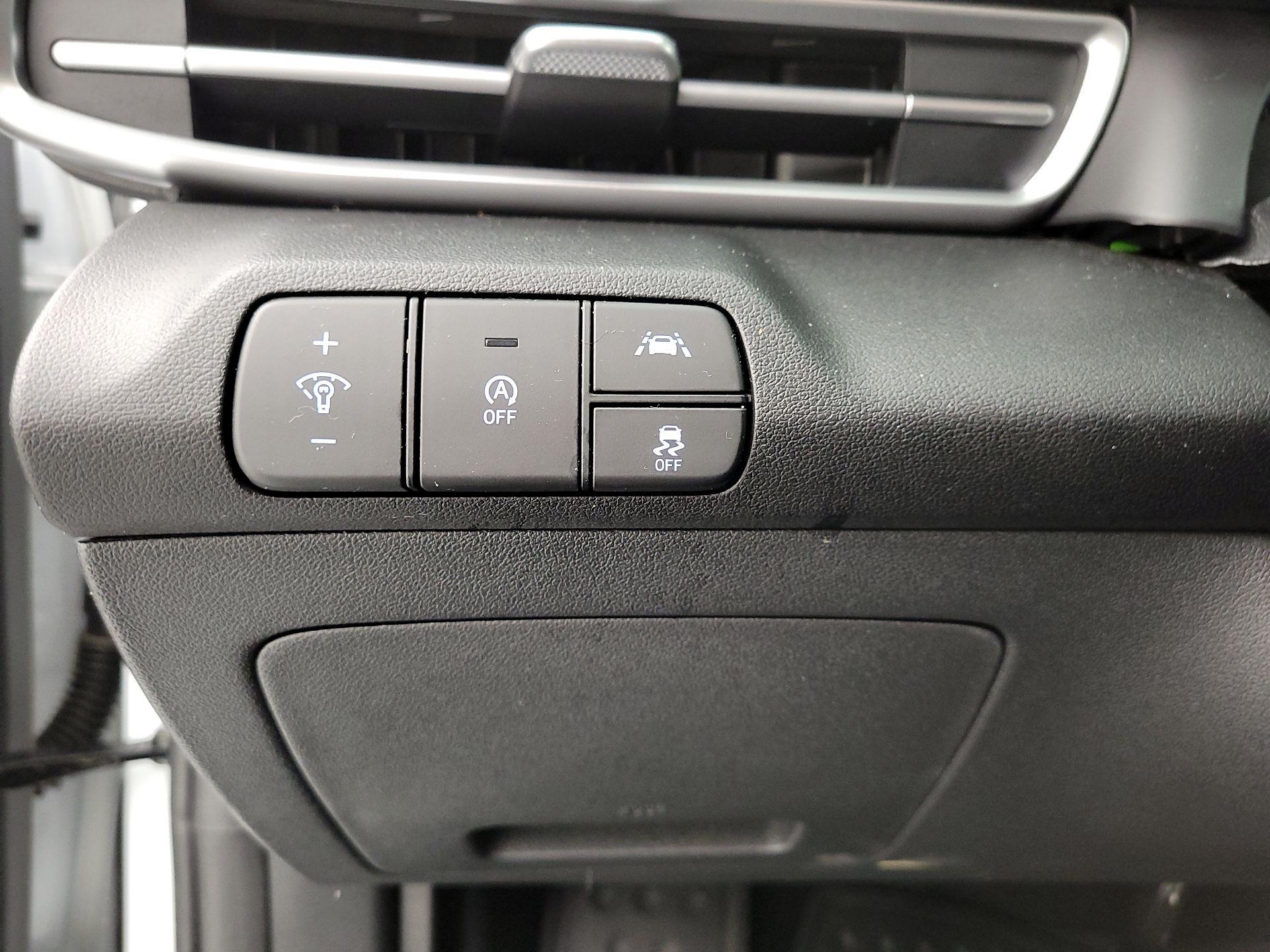 Thumbnail: 2021 Hyundai Elantra - 13