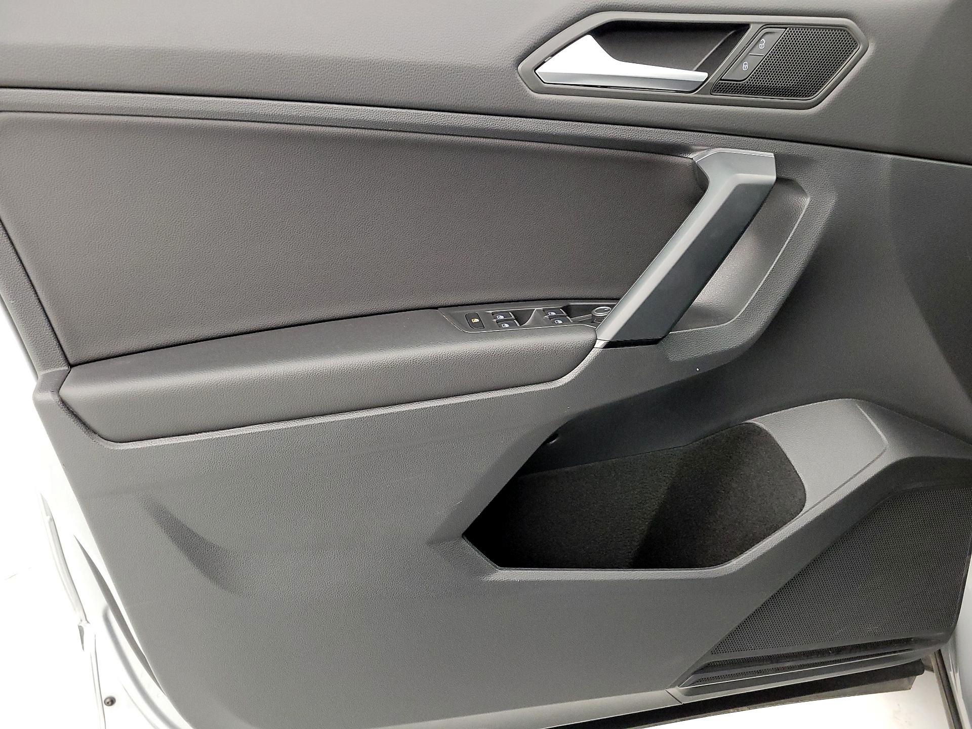 Thumbnail: 2019 Volkswagen Tiguan - 12