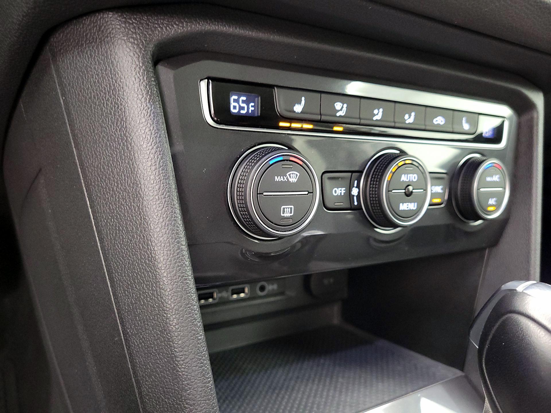 Thumbnail: 2019 Volkswagen Tiguan - 16