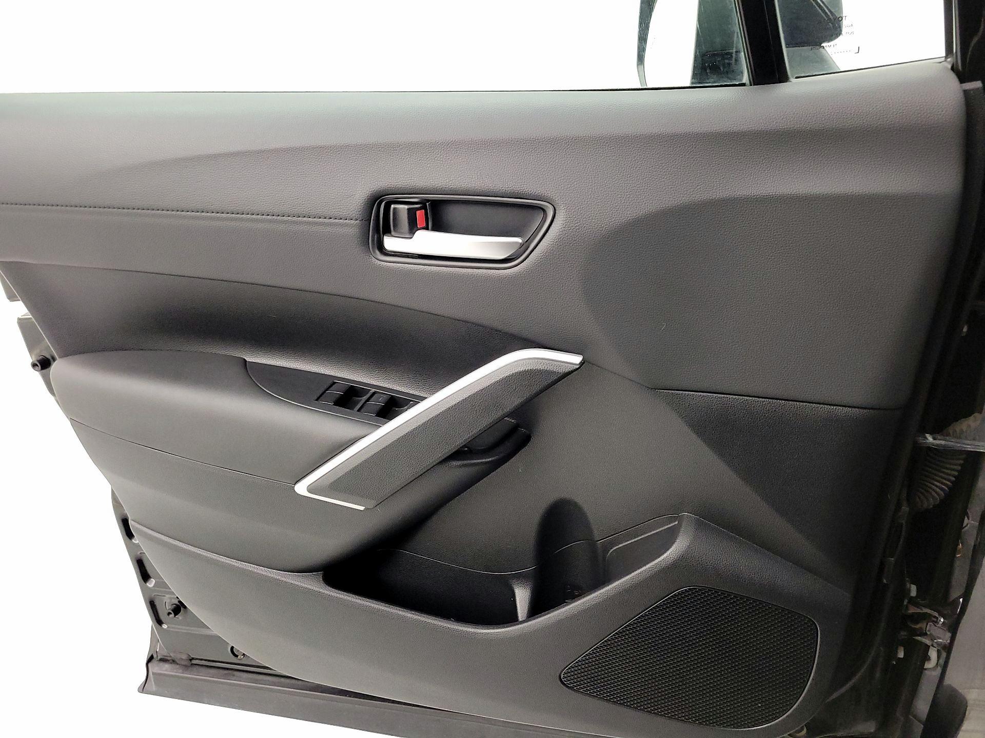 Thumbnail: 2022 Toyota Corolla Cross - 12