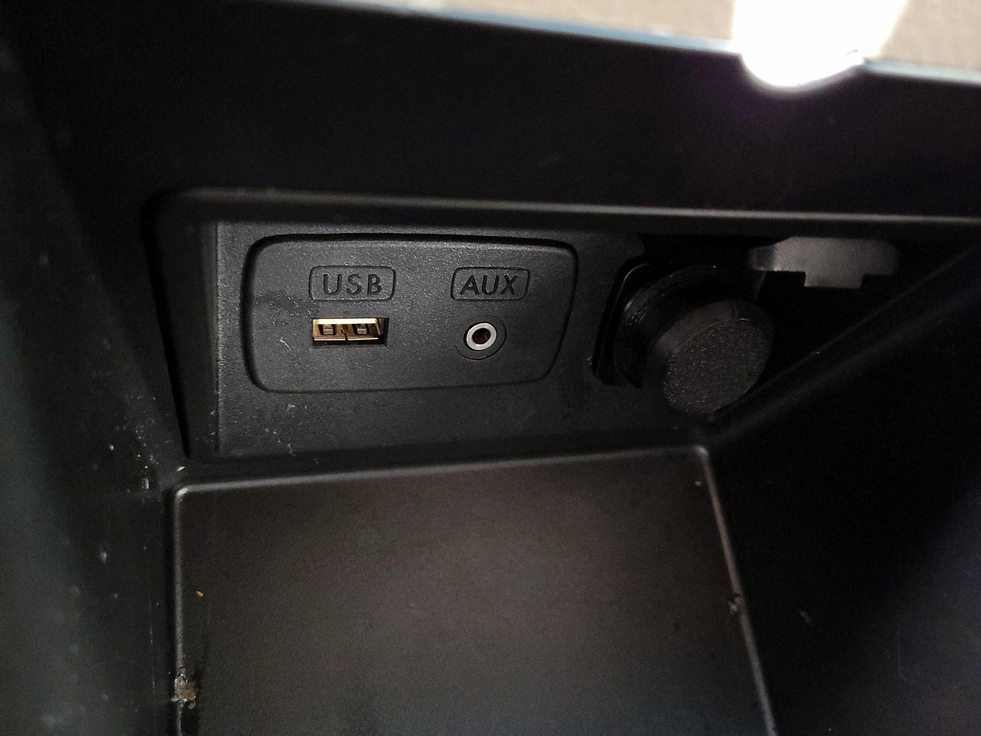 Thumbnail: 2014 Subaru Outback - 17