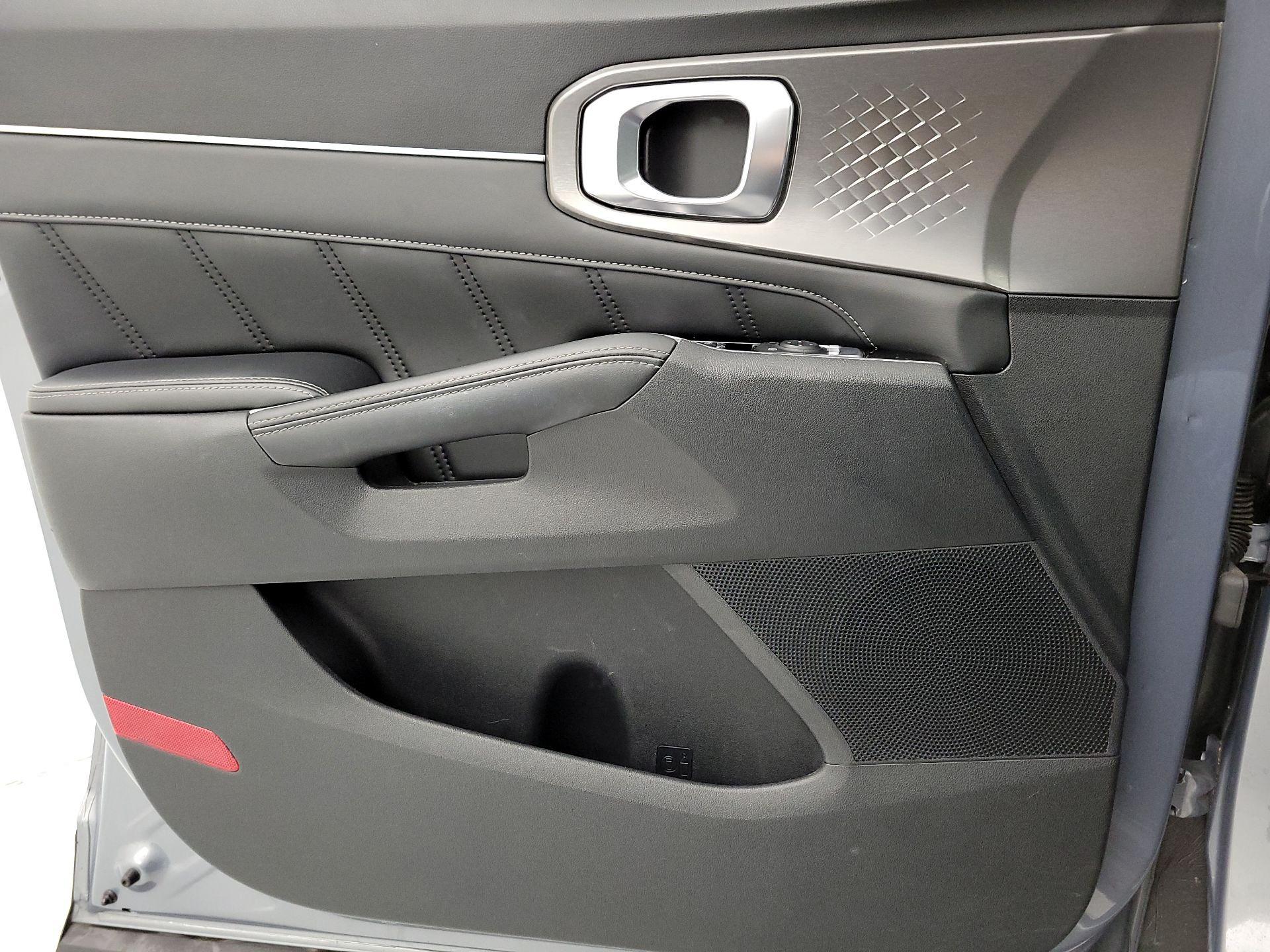 Thumbnail: 2021 Kia Sorento - 12