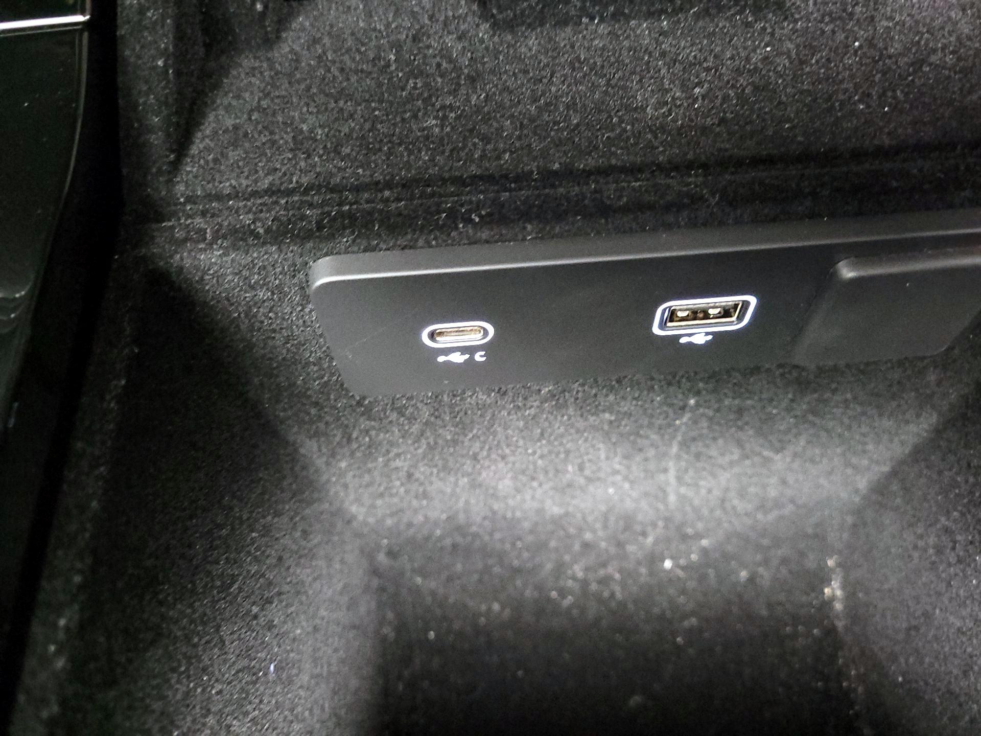 Thumbnail: 2023 Land Rover Range Rover Velar - 19