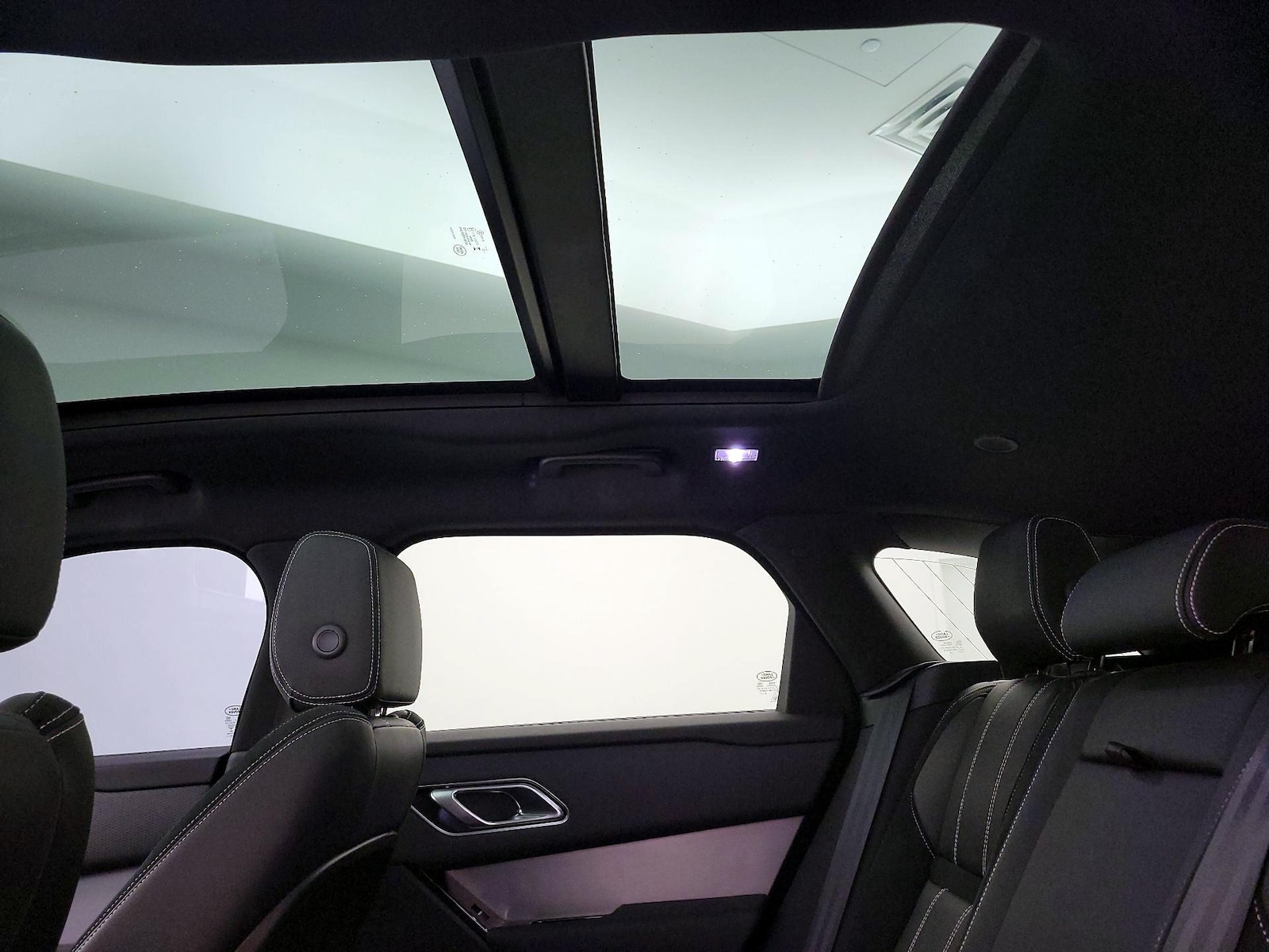 2023 Land Rover Range Rover Velar S - Photo 26