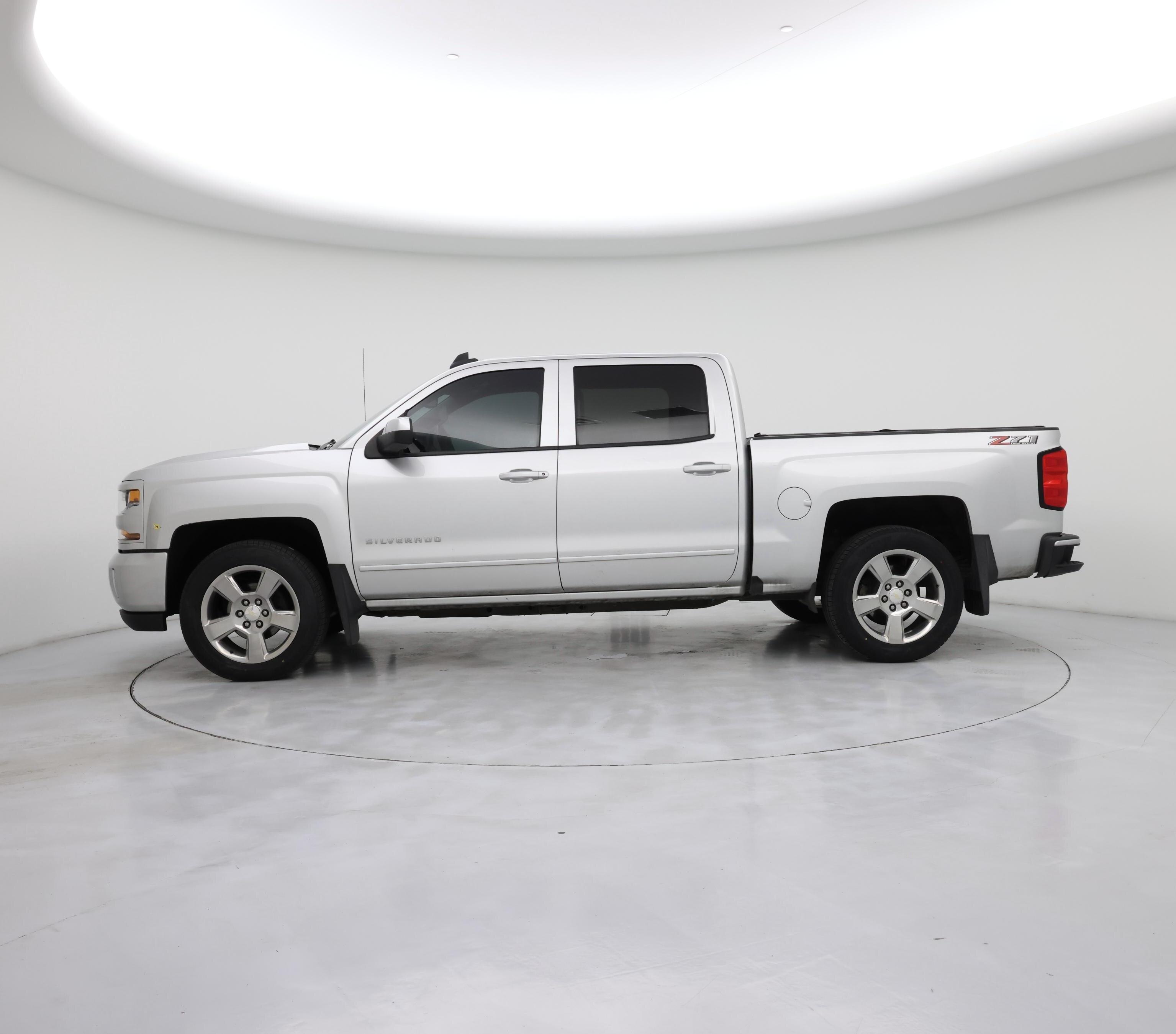 Thumbnail: 2018 Chevrolet Silverado 1500 - 3