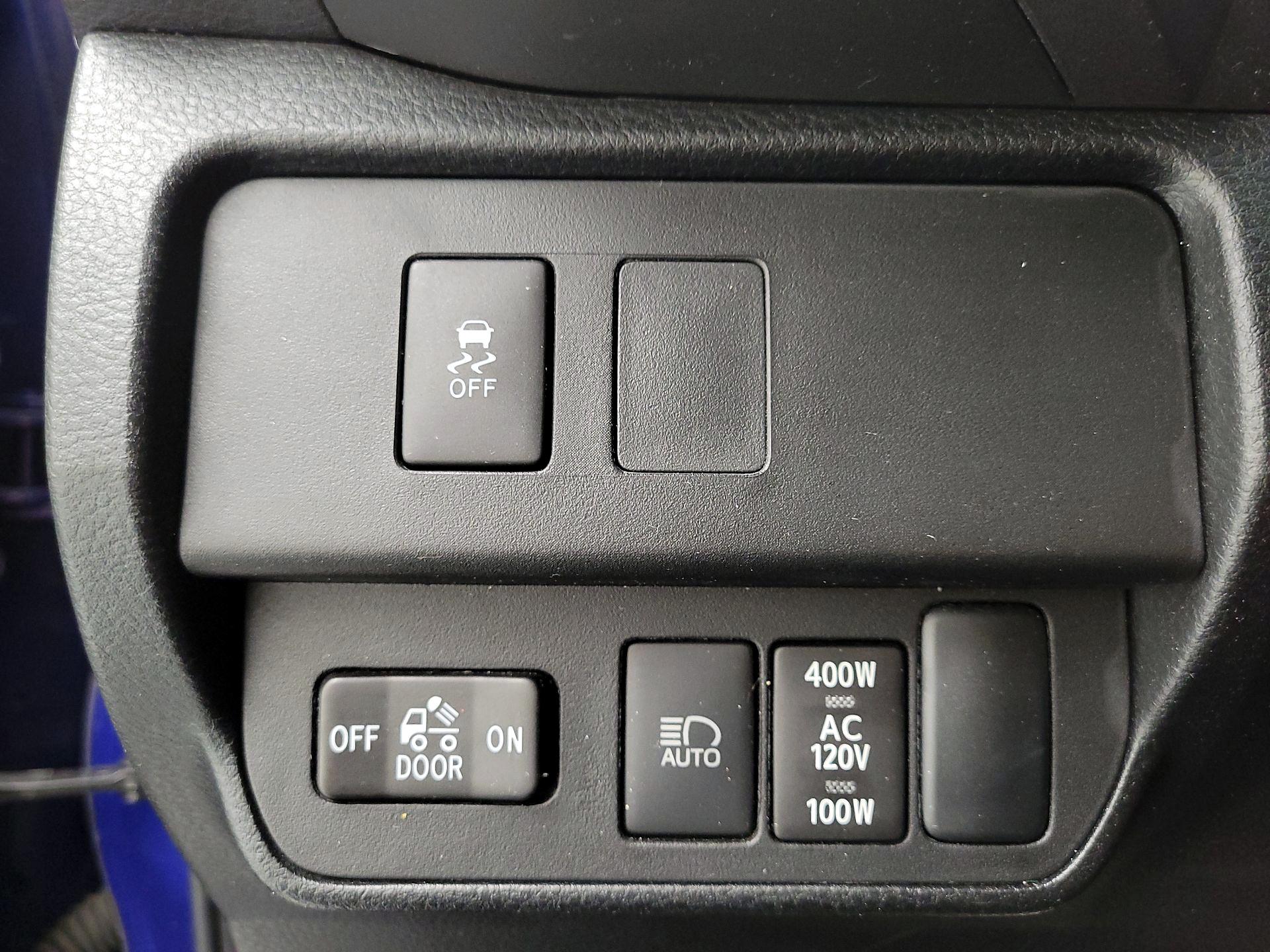 Thumbnail: 2023 Toyota Tacoma - 13