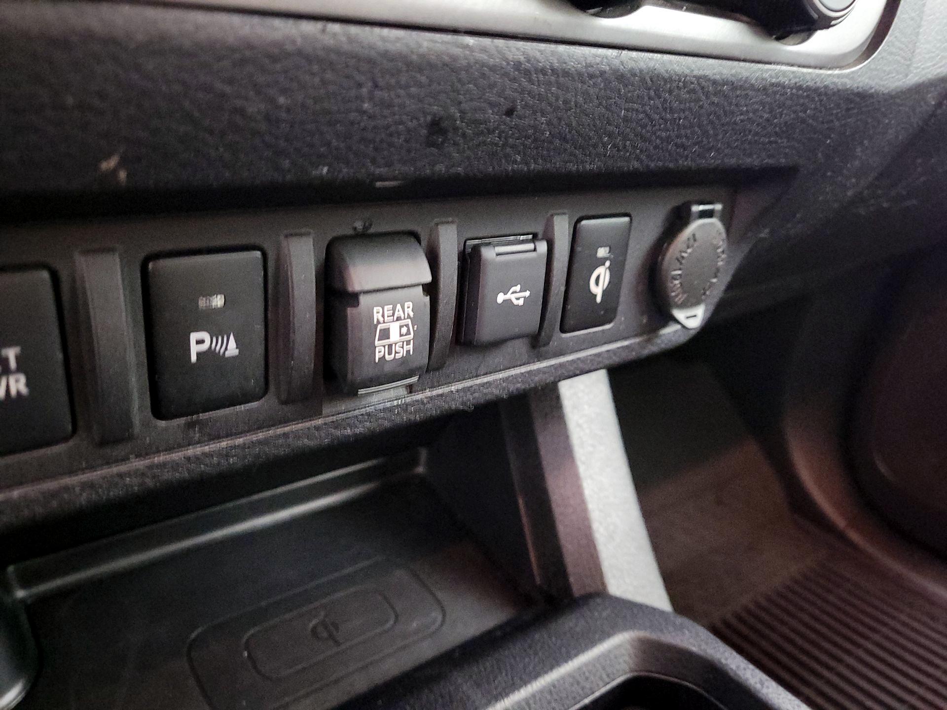 Thumbnail: 2023 Toyota Tacoma - 19