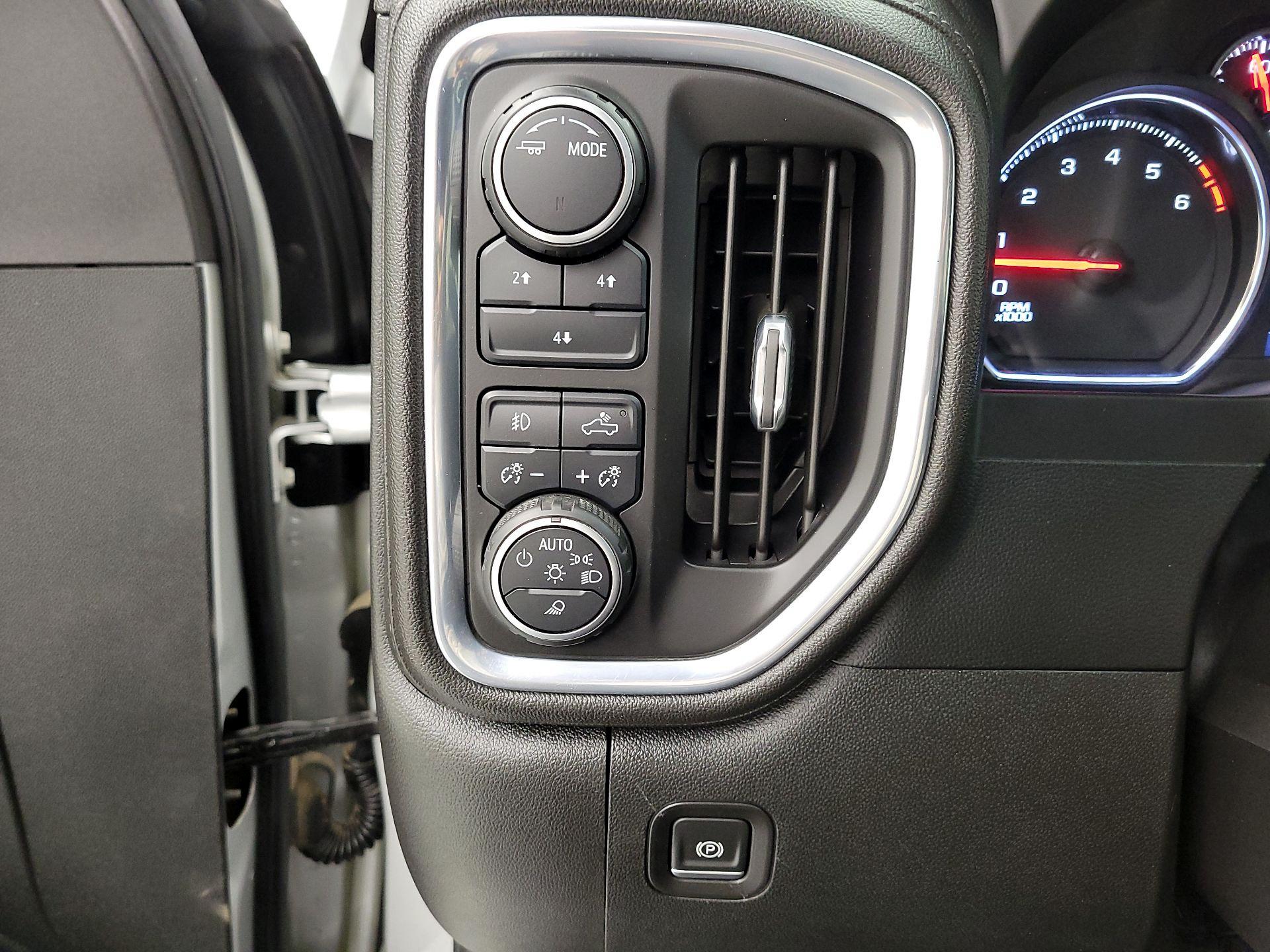 Thumbnail: 2022 Chevrolet Silverado 2500 - 13