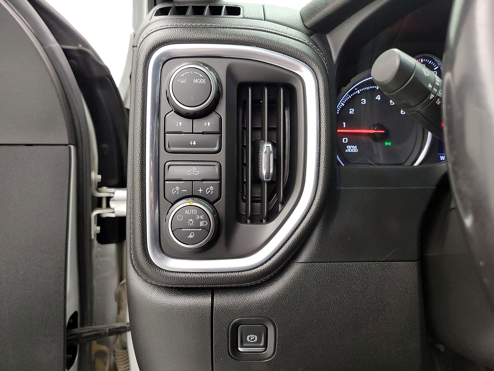 Thumbnail: 2021 Chevrolet Silverado 2500 - 13